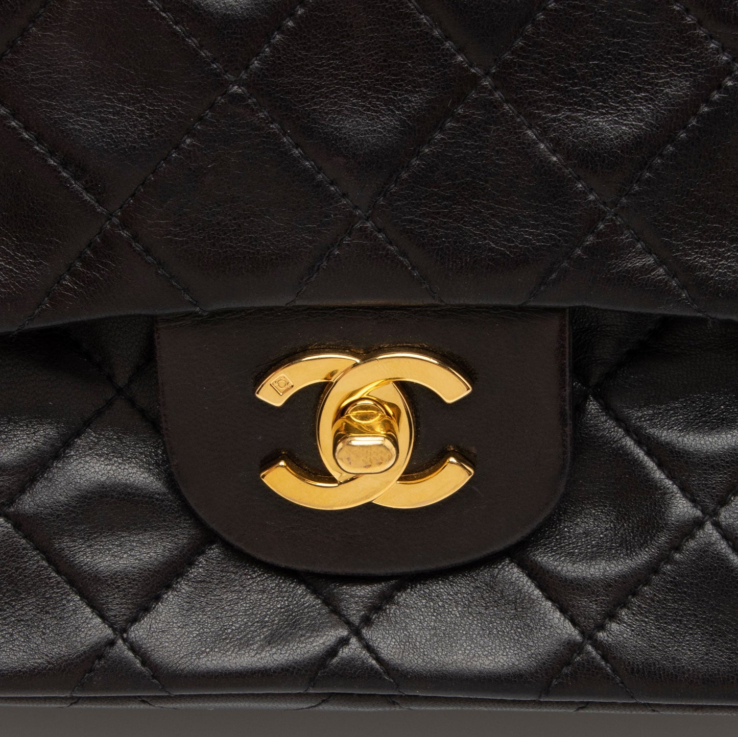Chanel Vintage Lambskin Classic Small Double Flap Bag (SHF-wNnnBD)