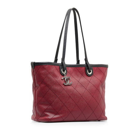 Luxury Chanel Wild Stitch On the Road Tote (SHG-c6d9qt)
