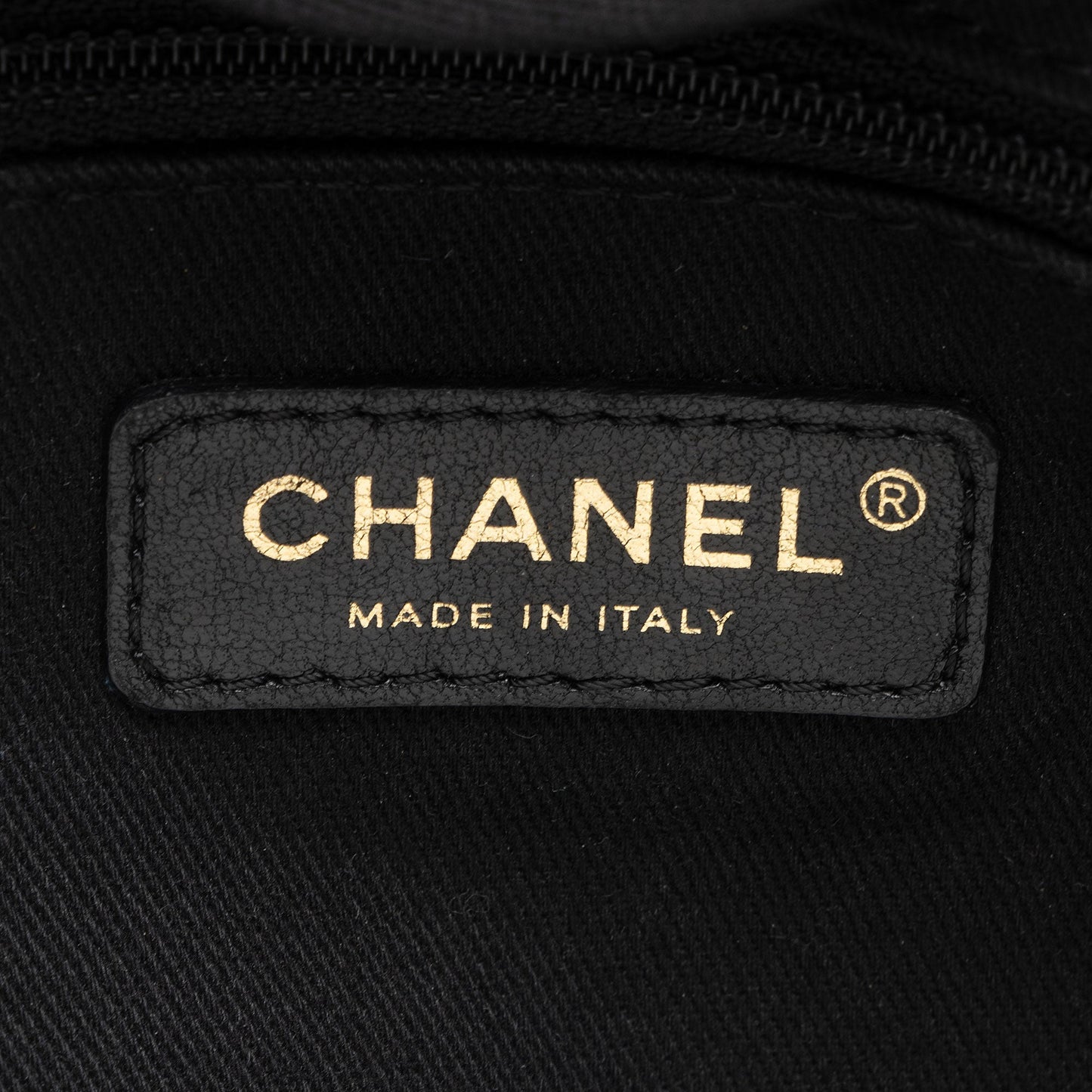 Chanel Woven Straw Deauville Medium Tote (SHF-oXD7wn)
