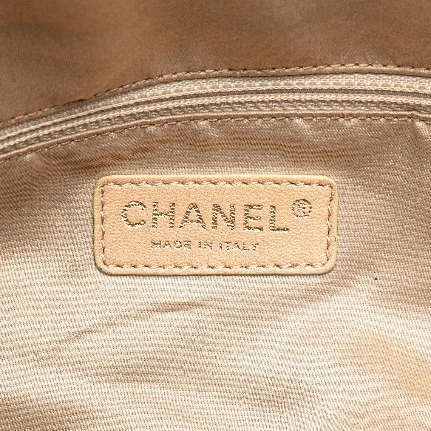 Chanel XL Printed Nylon Cabas Spirit Tote (SHG-Ewd3Kn)