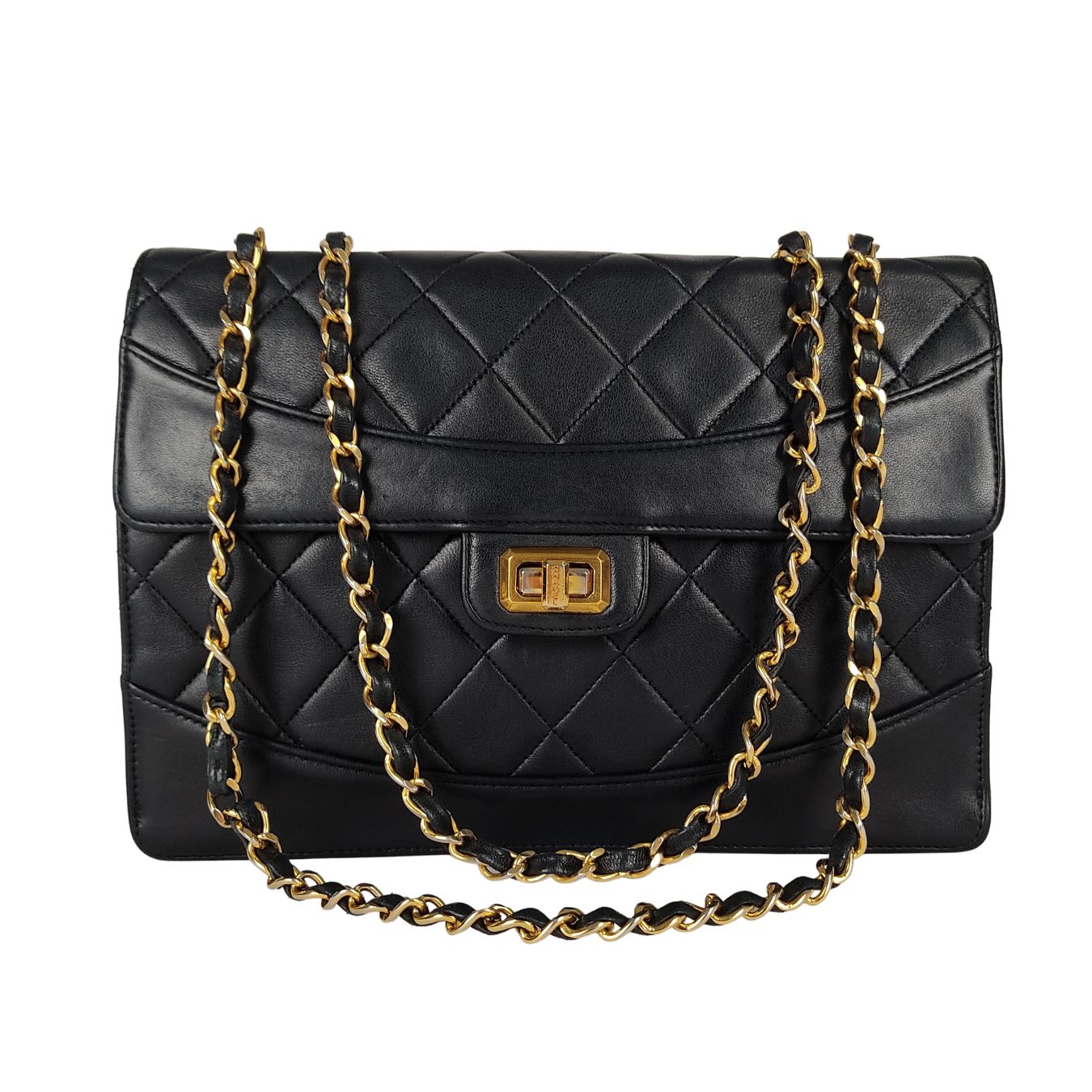 Luxury Chanel shoulder bag Timeless Classica 2.55 matelasse in black leather