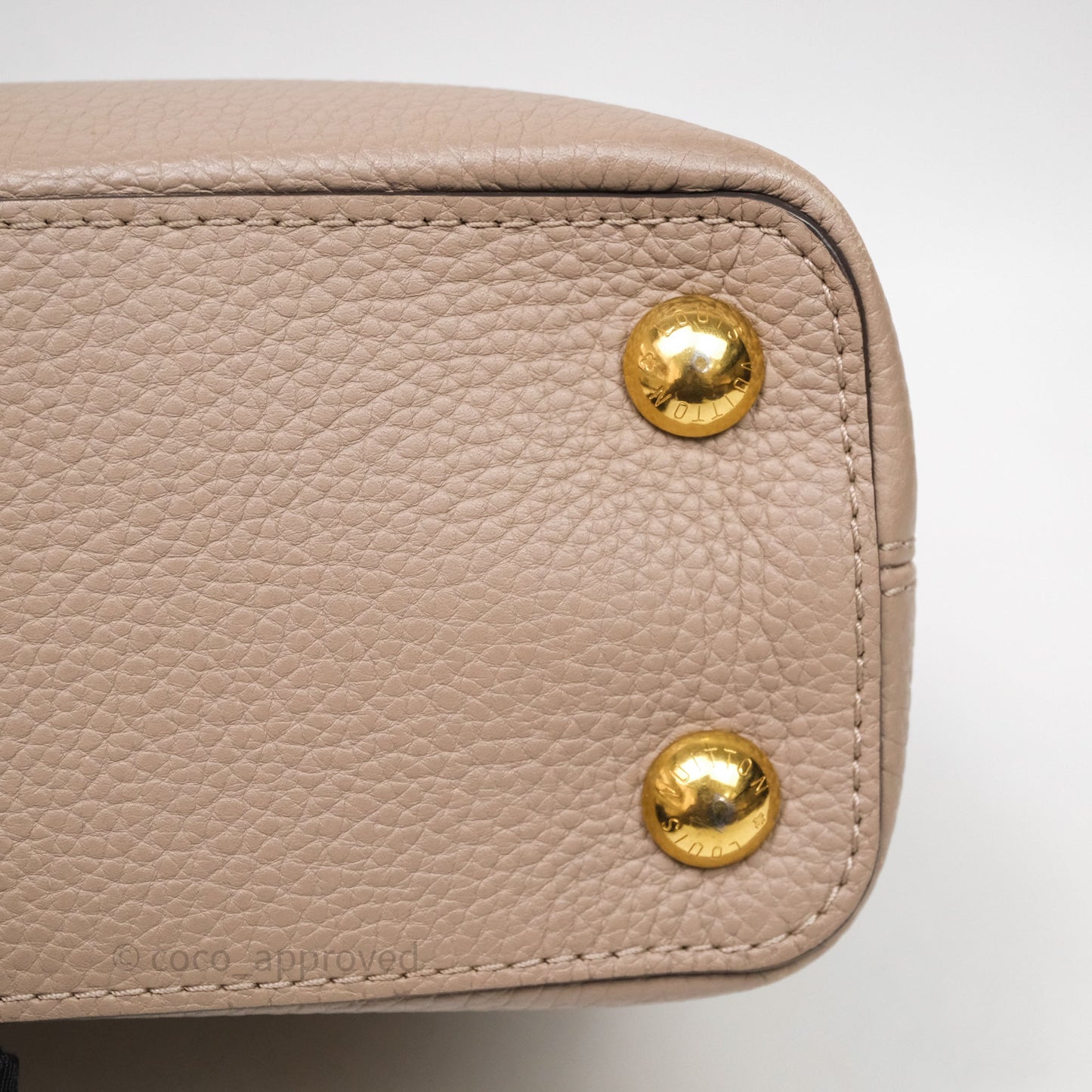 Louis Vuitton Taurillon Capucines BB Galet