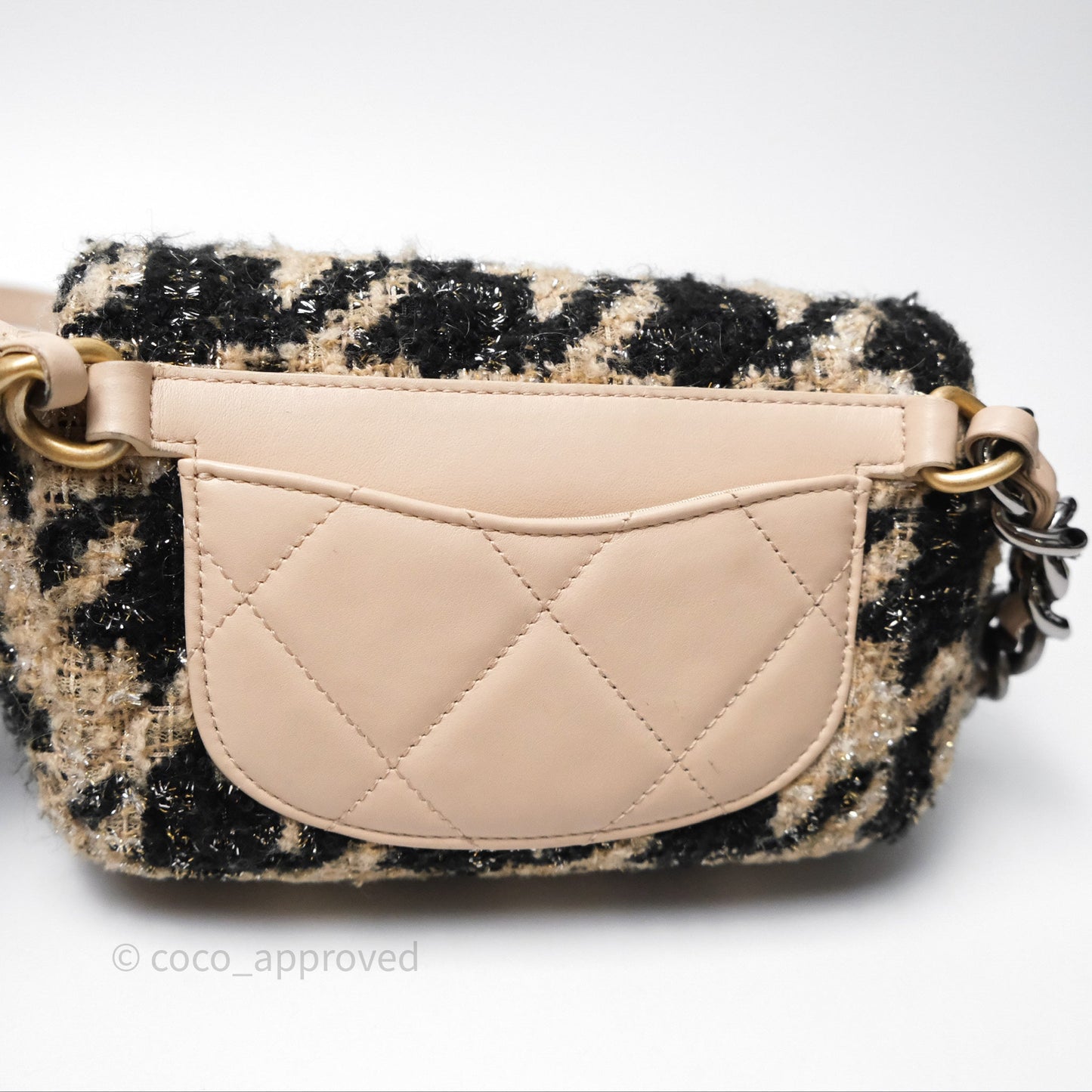 Chanel 19 Waist Bag Tweed Houndstooth Black Beige Mixed Hardware 19K