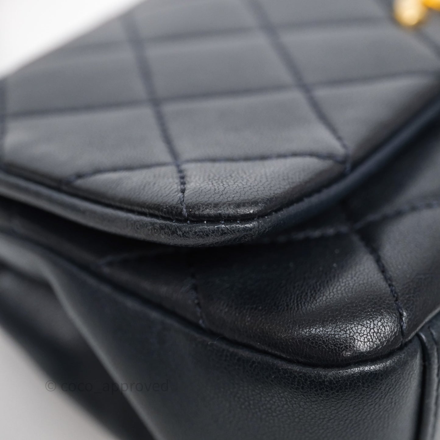 Chanel Quilted Entwined Chain Bag Navy Lambskin Aged Gold Hardware 21P