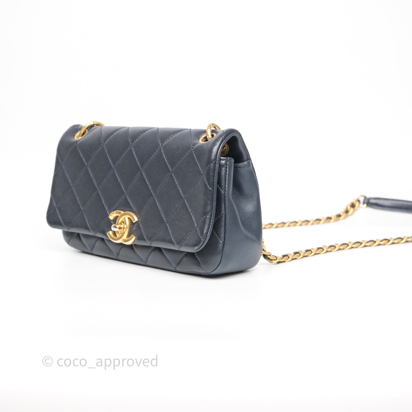 Chanel Quilted Entwined Chain Bag Navy Lambskin Aged Gold Hardware 21P
