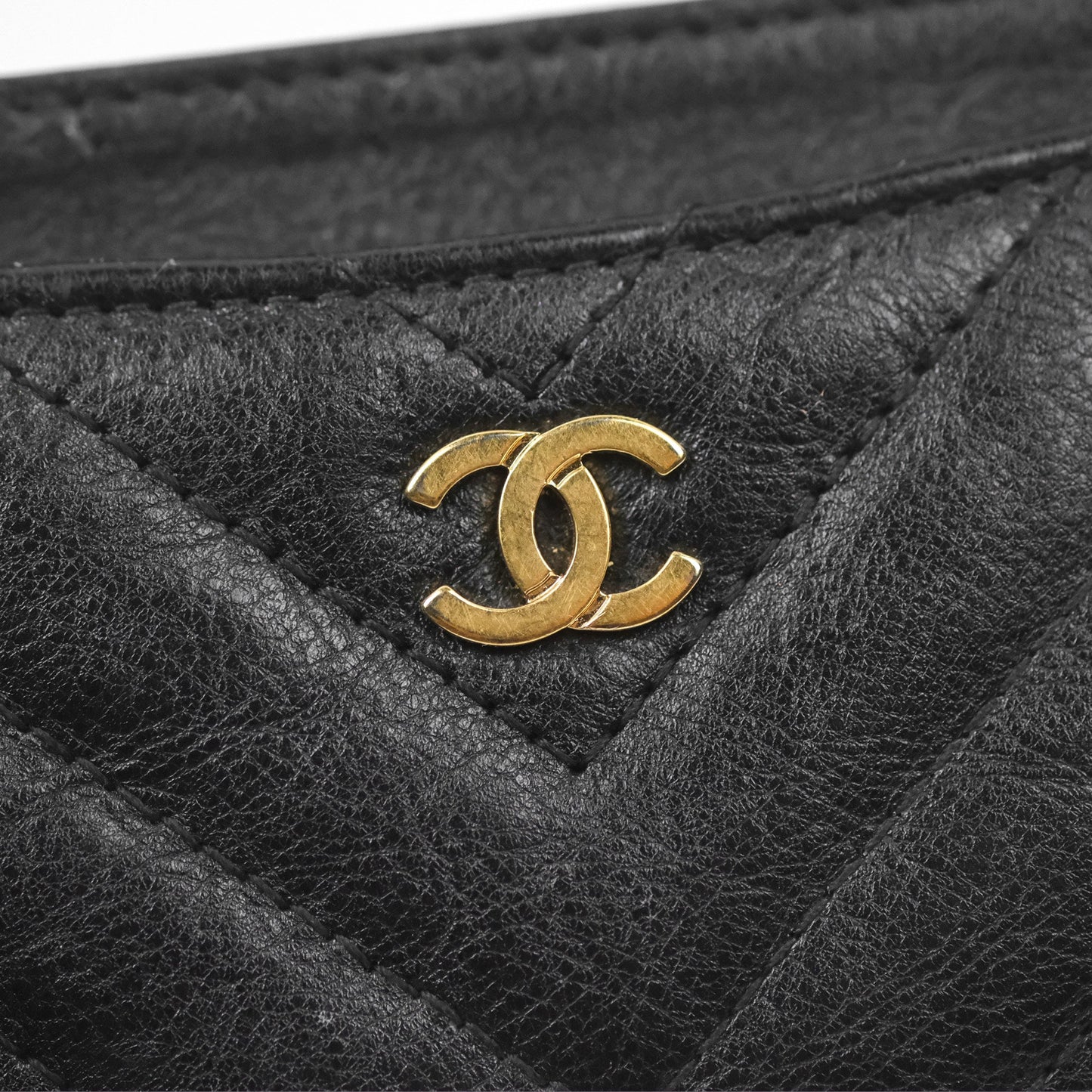 Chanel Classic Flat Card Holder Chevron Black Calfskin Gold Hardware