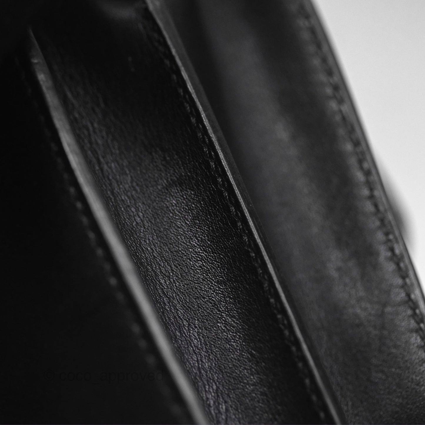 Hermès Roulis Mini 18 Noir 89 Veau Evergrain Gold Hardware