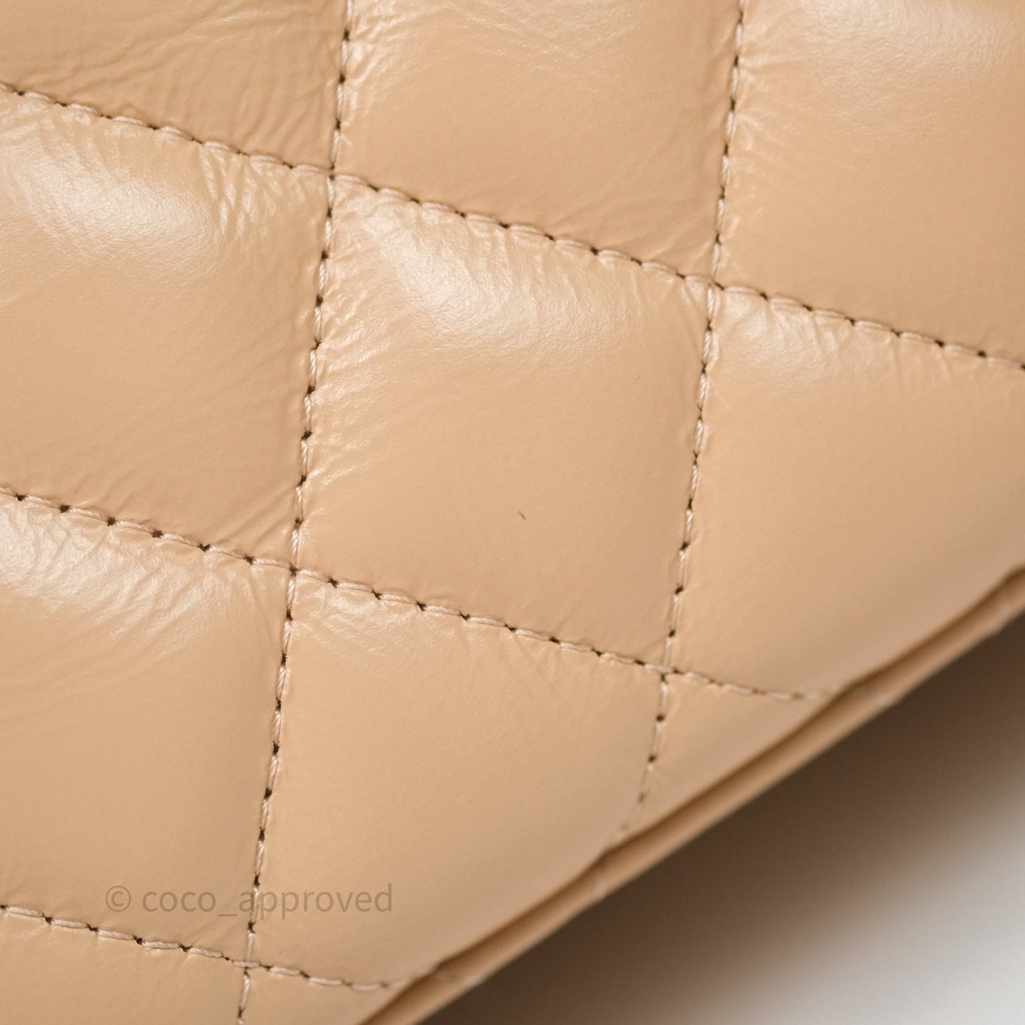 Chanel Kelly Bag Quilted Light Beige Shiny Crumpled Calfskin Aged Gold Hardware