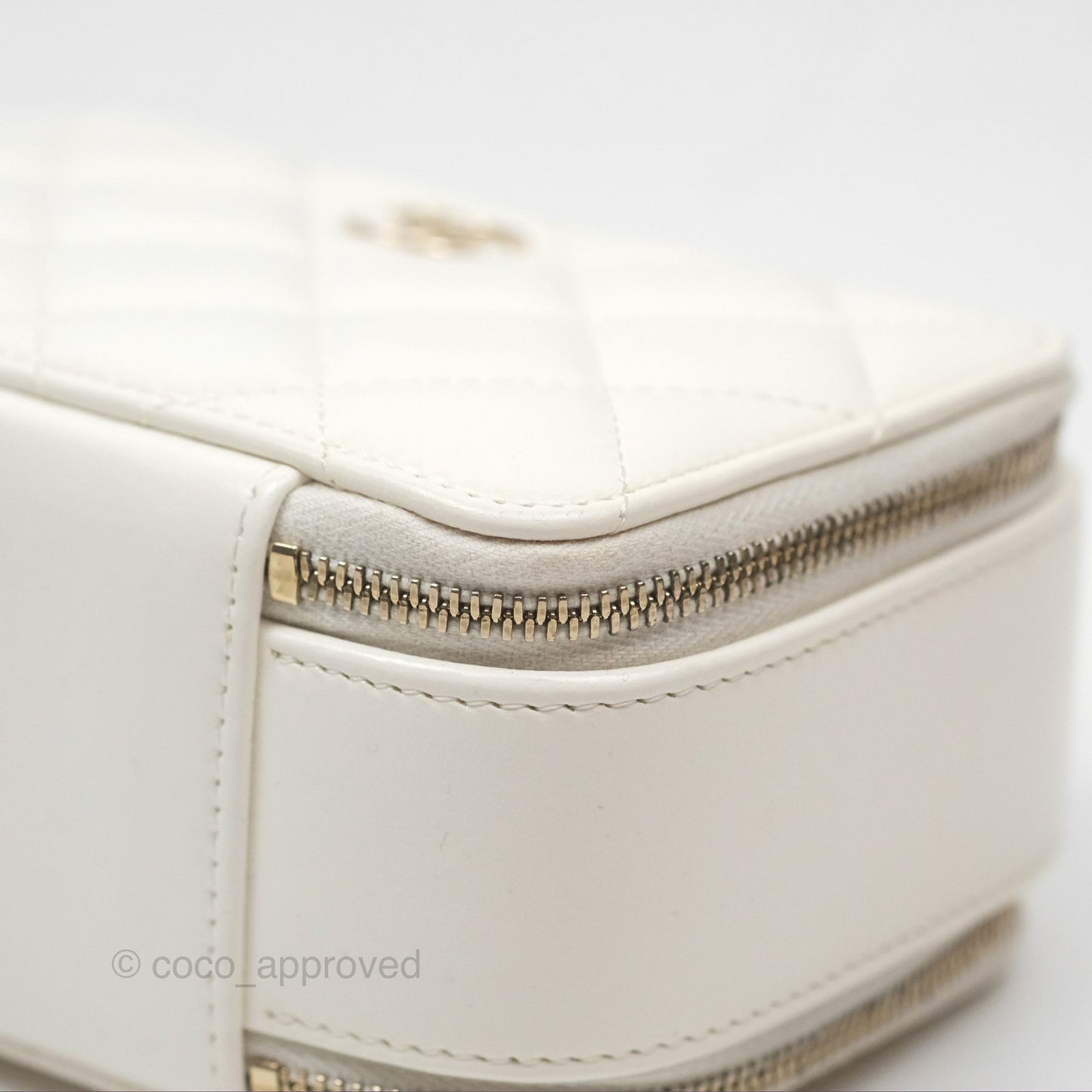 Chanel Top Handle Quilted Vanity Case White Shiny Lambskin Good Hardware