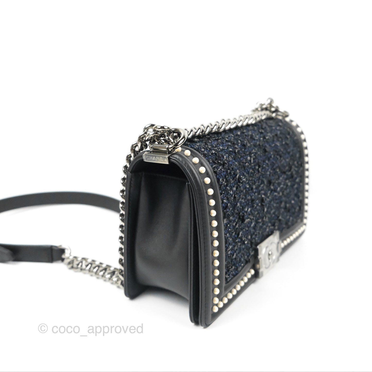 Chanel Medium Pearl Around Boy Black/Navy Tweed Gun Metal Hardware