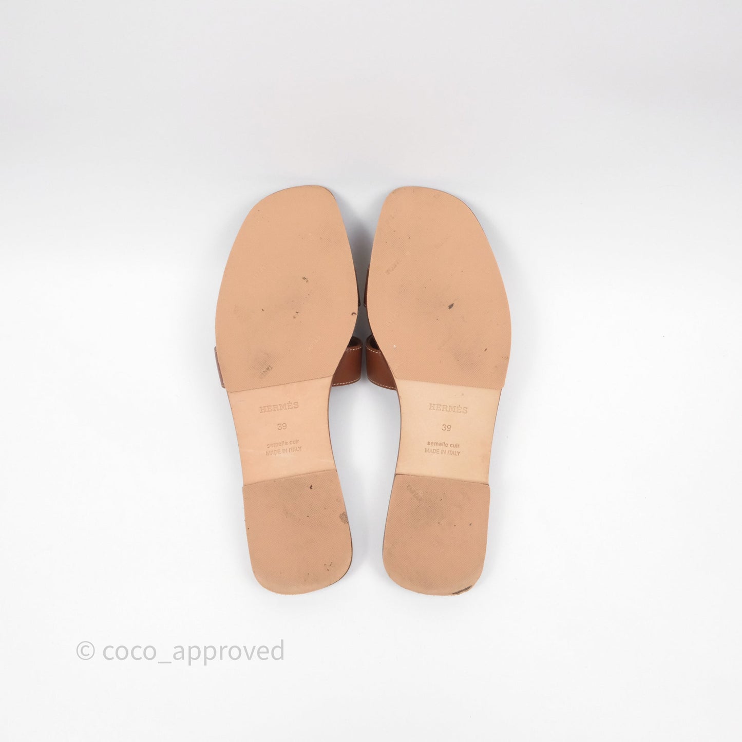 Hermès Oran Sandals in Gold Size 39