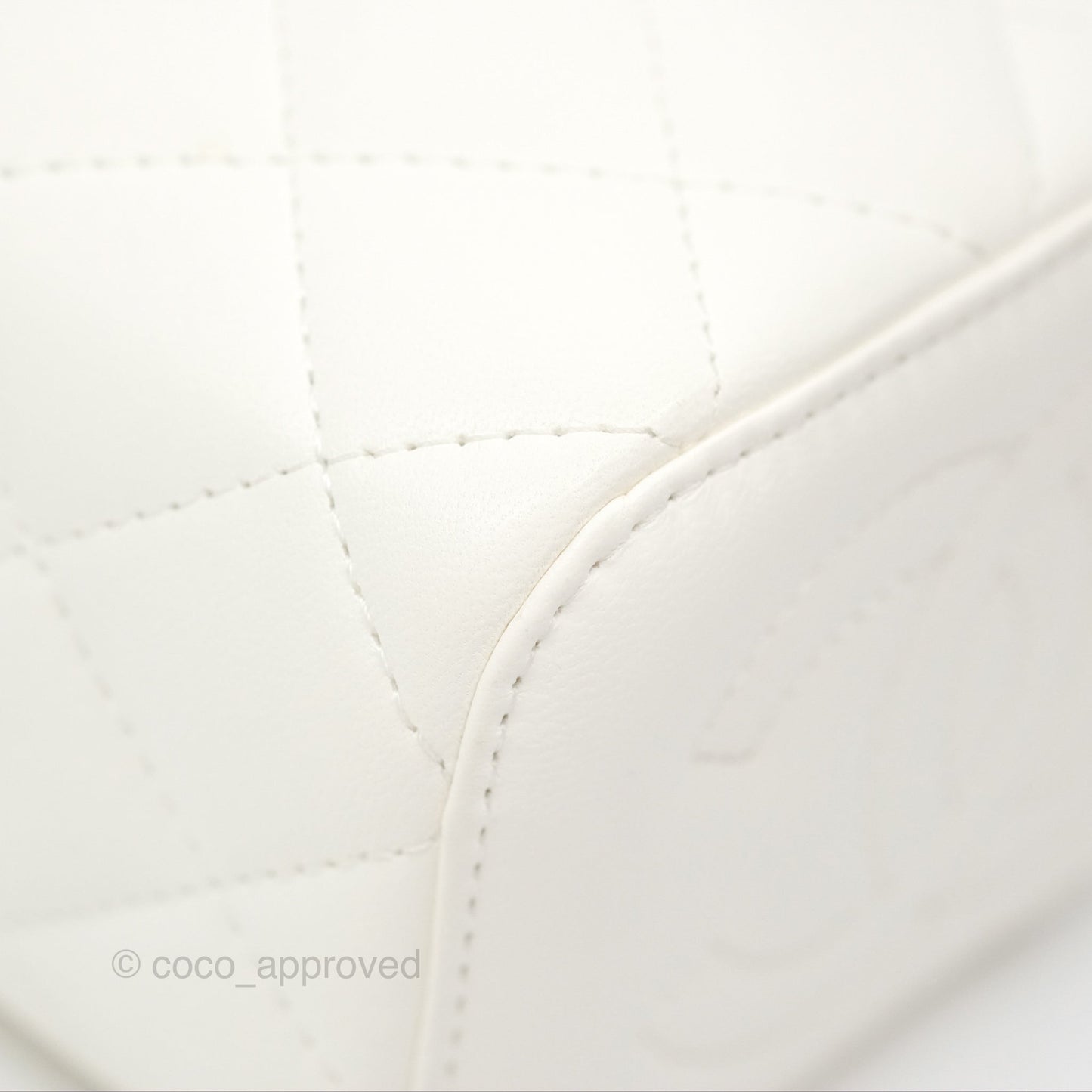 Chanel Mini Ball Crush Vanity With Chain White Lambskin Gold Hardware