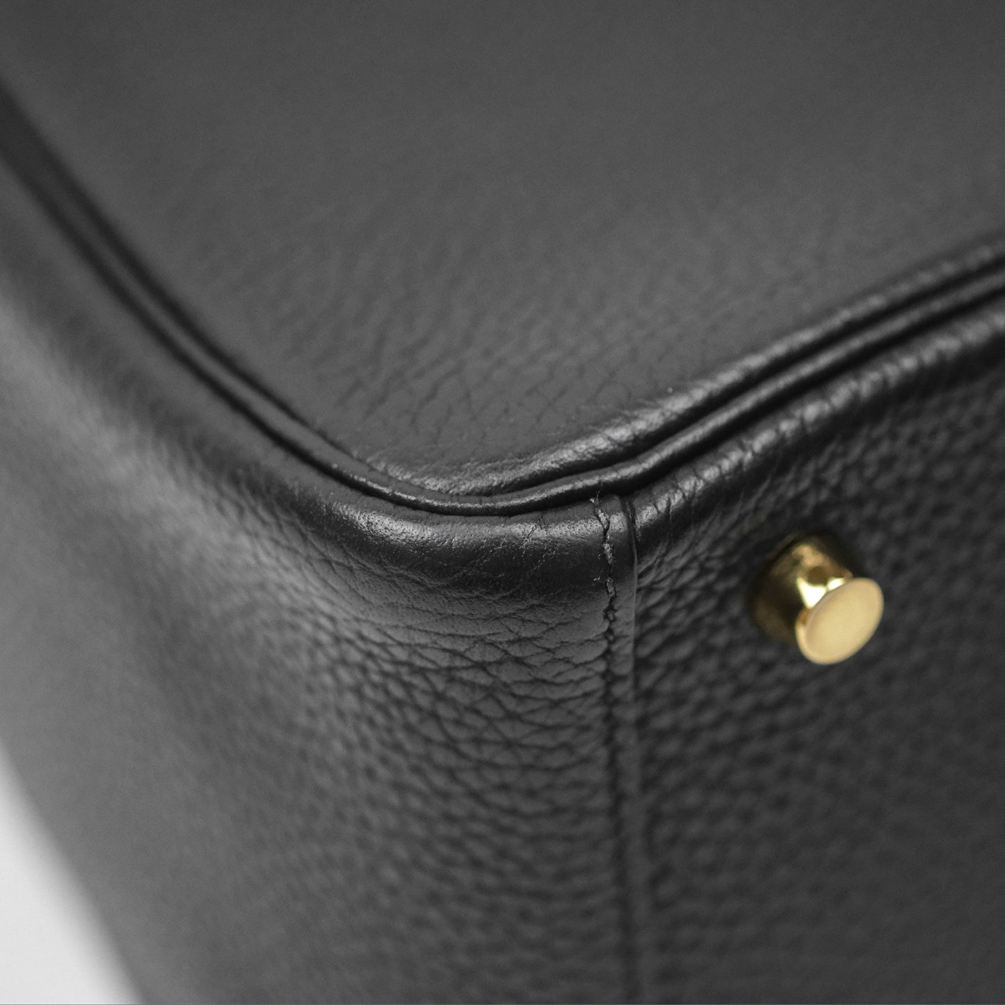 Hermès Lindy 26 Black Clemence Gold Hardware