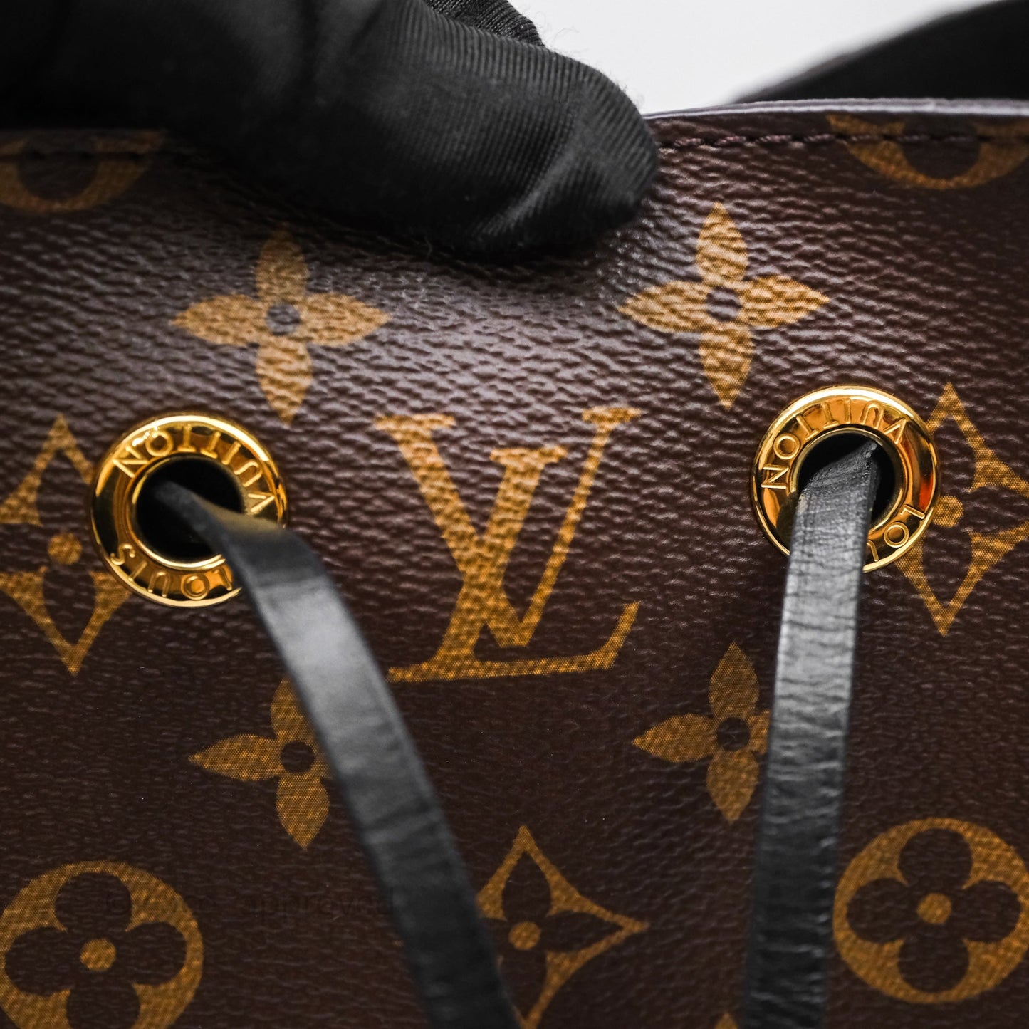 Louis Vuitton NéoNoé MM Black Monogram Canvas