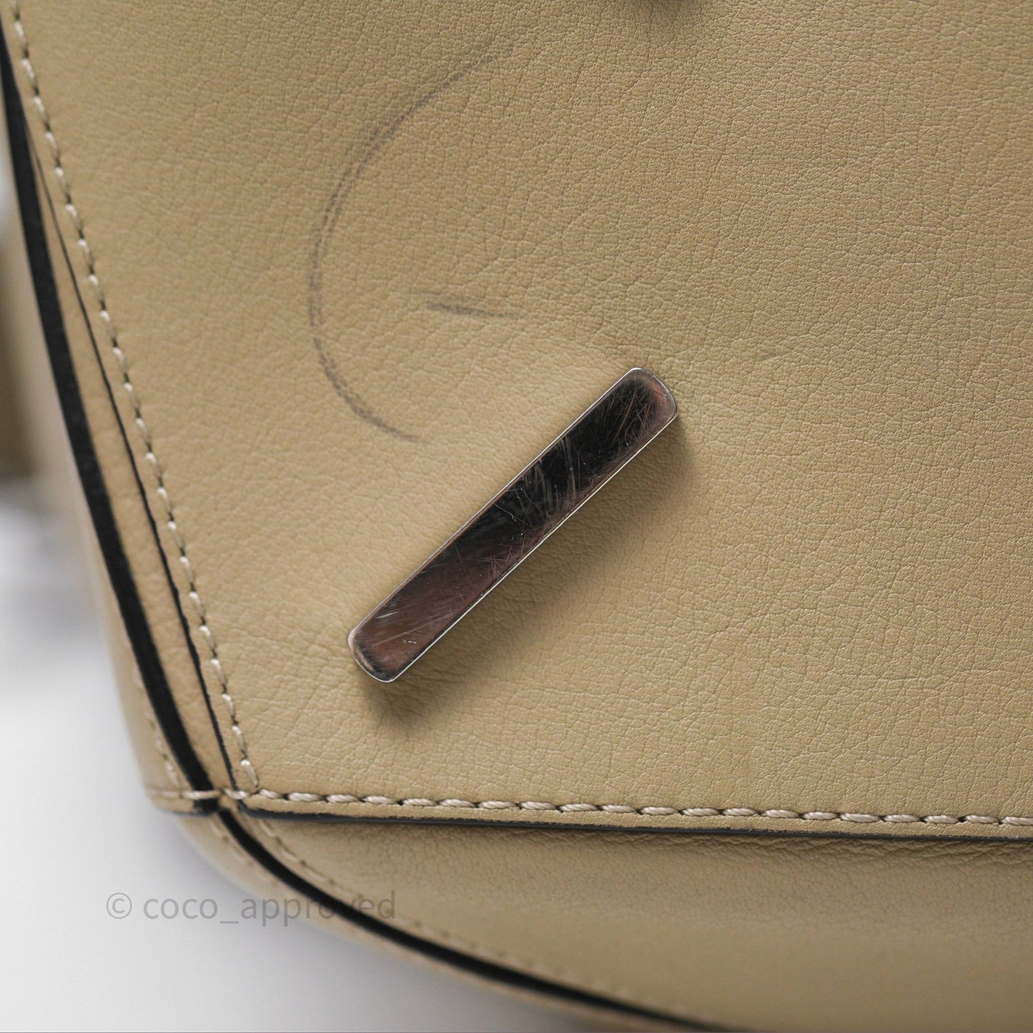 Loewe Medium Puzzle Bag Light Beige Calfskin