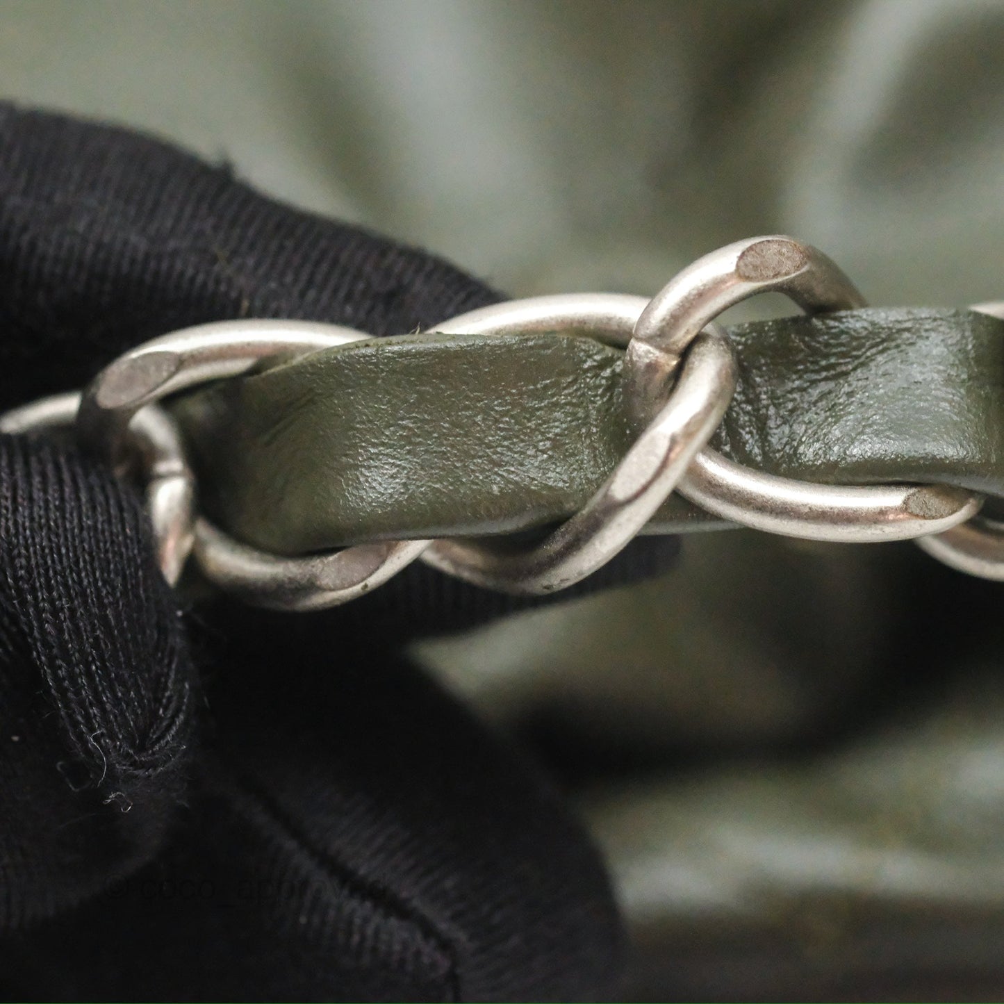 Chanel 22 Medium Green Shiny Calfskin Ruthenium Hardware