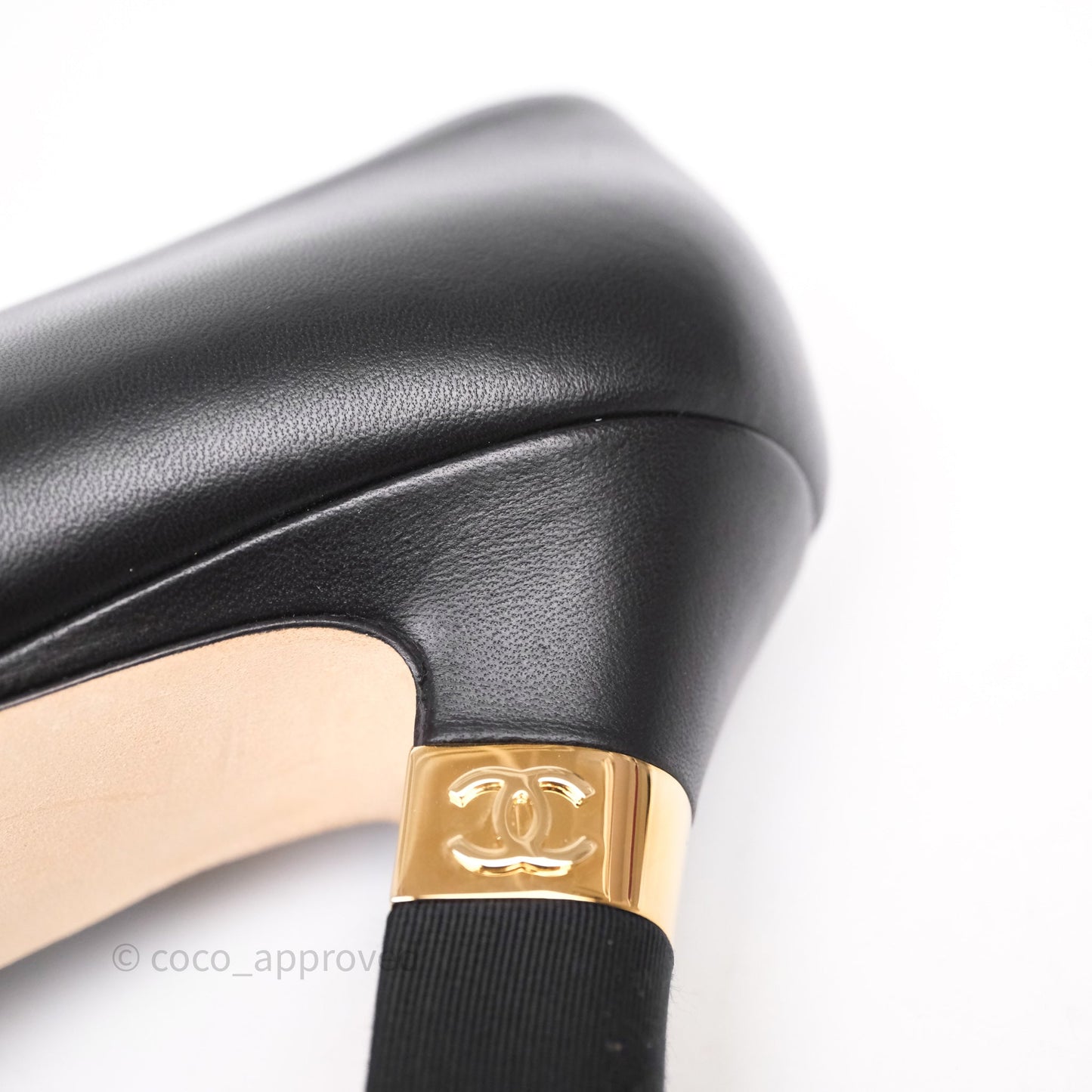 Chanel CC Cap Toe Pumps Heels Black Lambskin Size 38