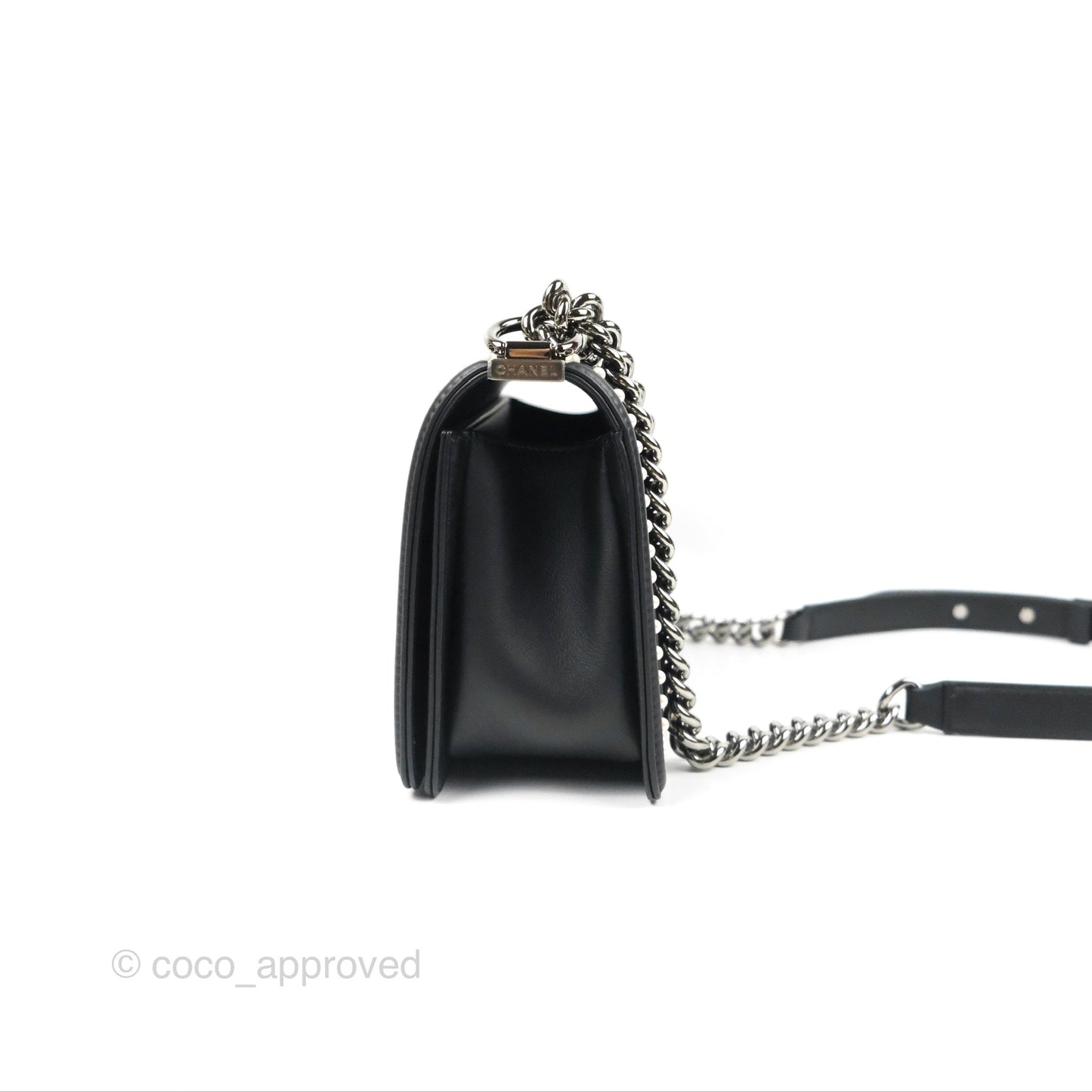 Chanel Medium Pearl Around Boy Black/Navy Tweed Gun Metal Hardware