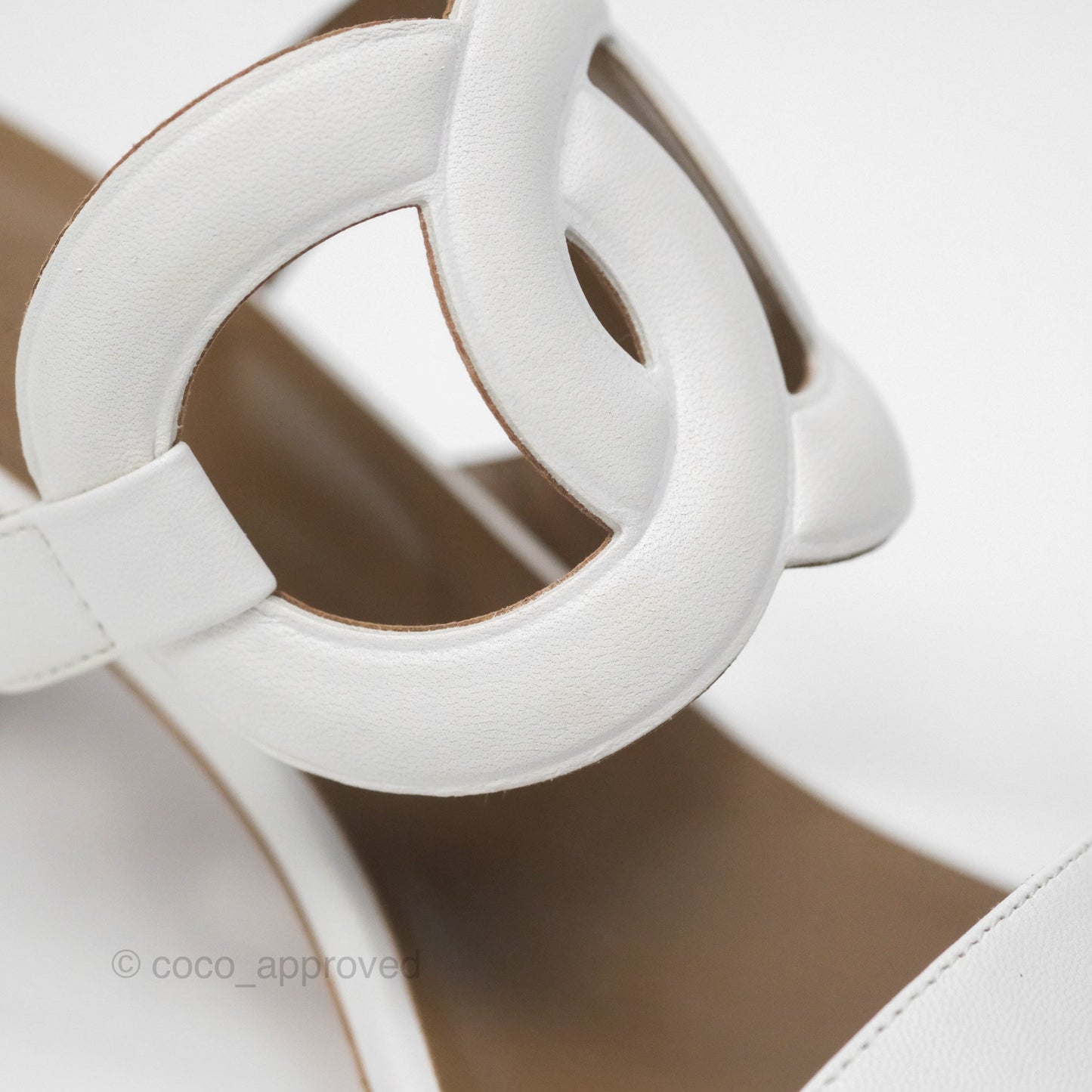 Hermès Bikini Sandals in White Size 38.5