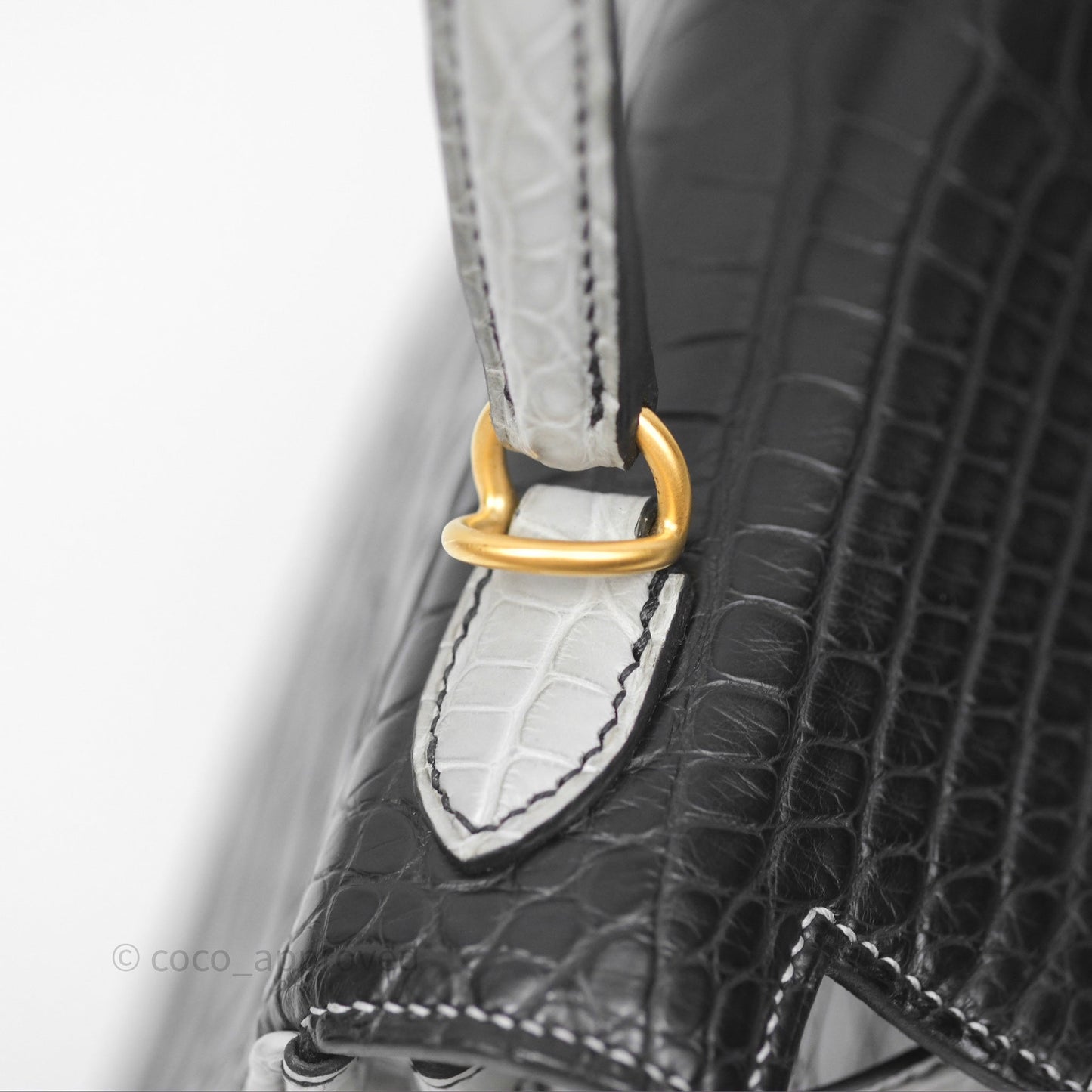 Hermès Retourne Kelly 25 Alligator Perso Noir 89 / Gris Mouette 4Z Brushed Gold Hardware