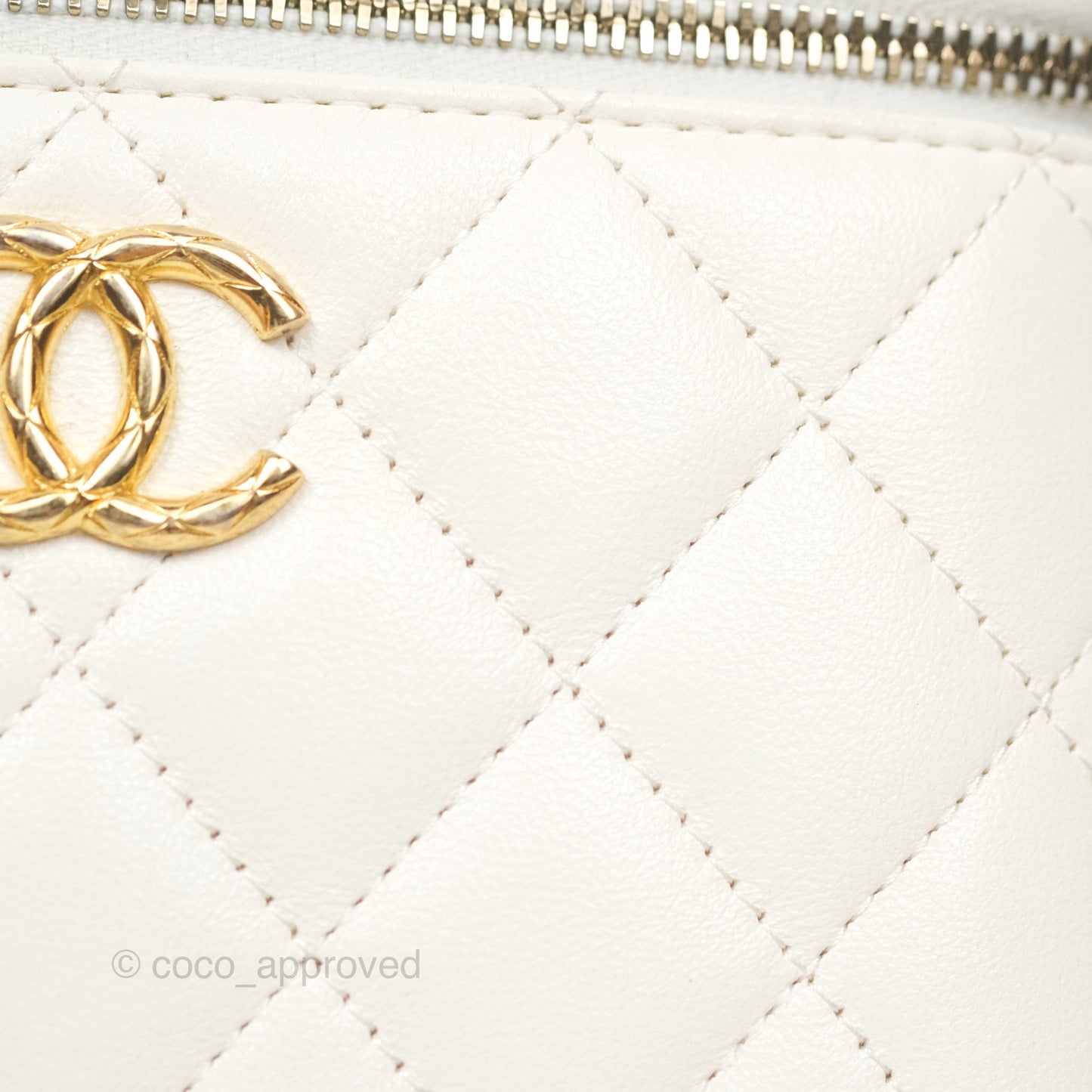 Chanel Vanity with Double Chain White Shiny Lambskin 23C