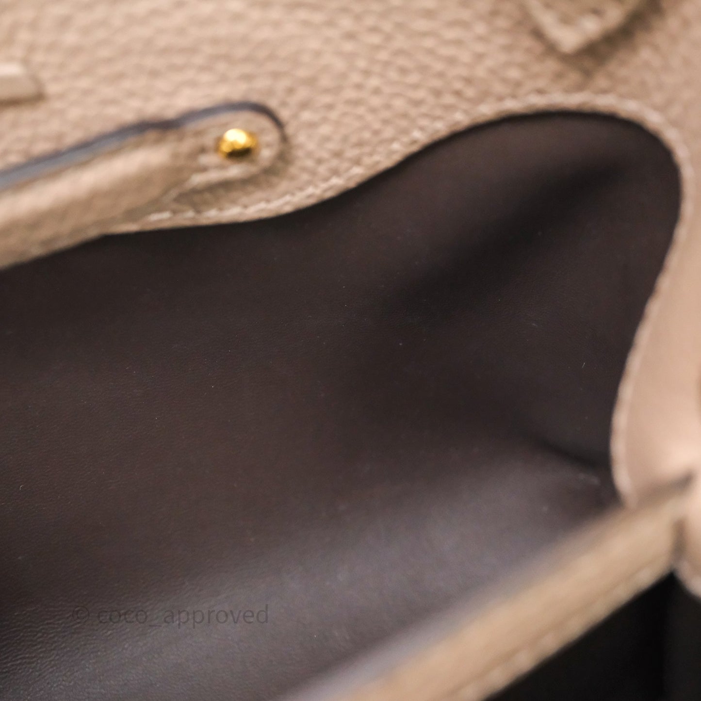 Louis Vuitton Taurillon Capucines BB Galet