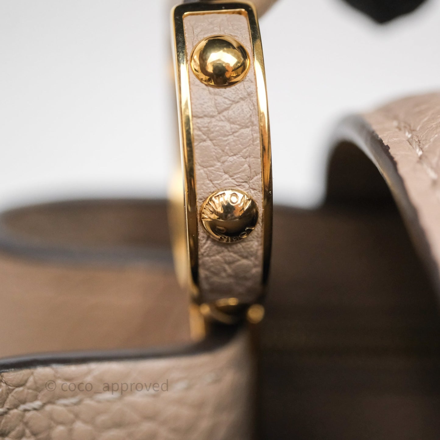 Louis Vuitton Taurillon Capucines BB Galet