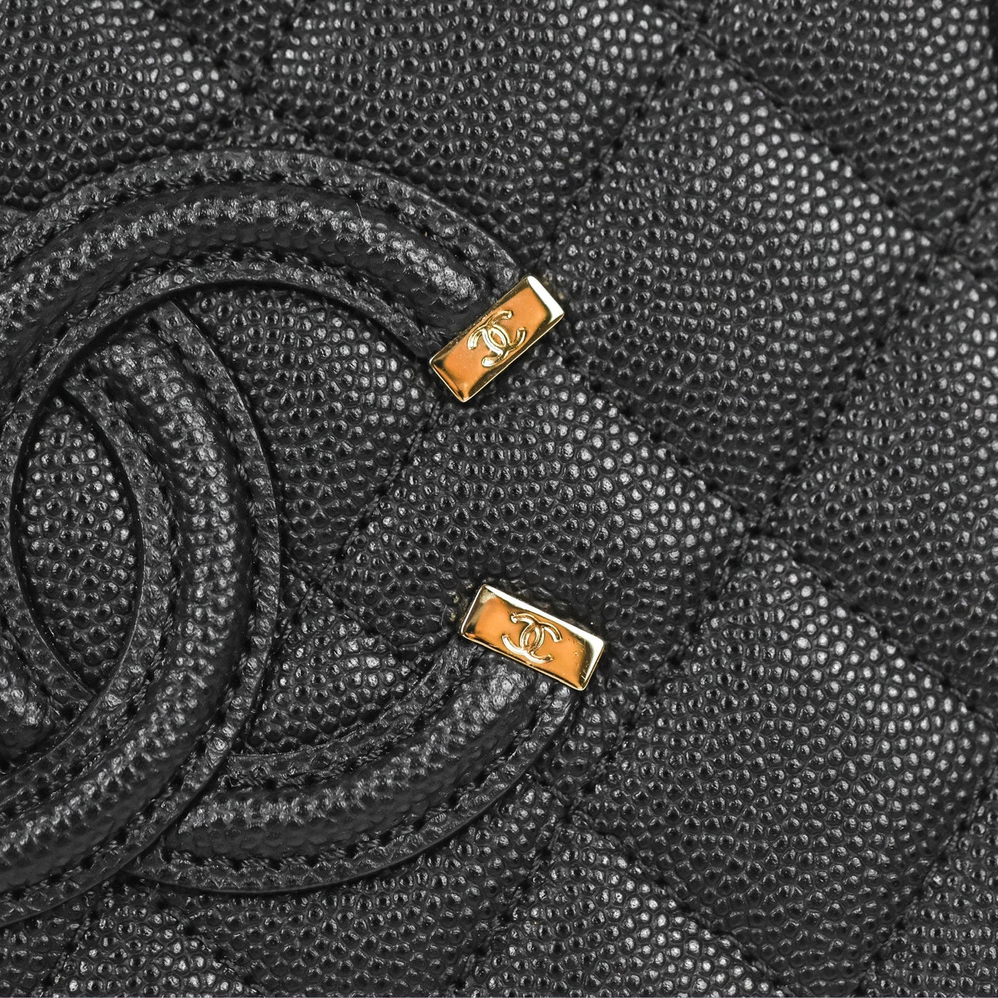Chanel Quilted Small CC Filigree Vanity Case Black Caviar Gold Hardware