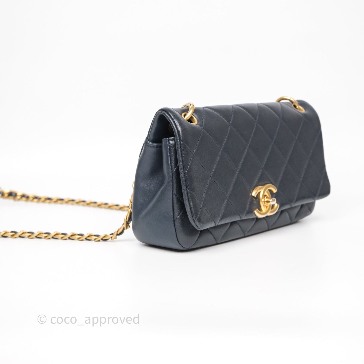 Chanel Quilted Entwined Chain Bag Navy Lambskin Aged Gold Hardware 21P