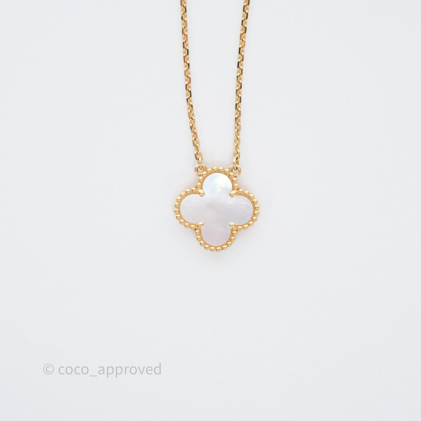 Van Cleef & Arpels Vintage Alhambra Pendant White Mother-of-pearl Yellow Gold