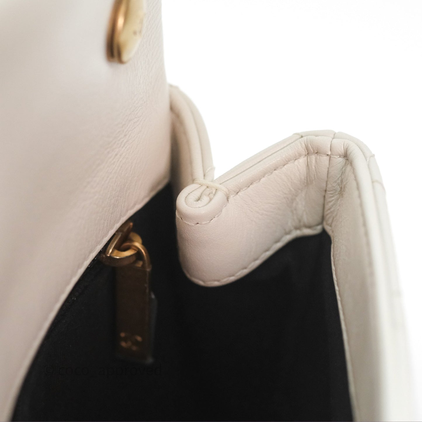 Chanel Quilted Pearl Flap Bag White Shiny Crumpled Calfskin Aged Gold Hardware 22C