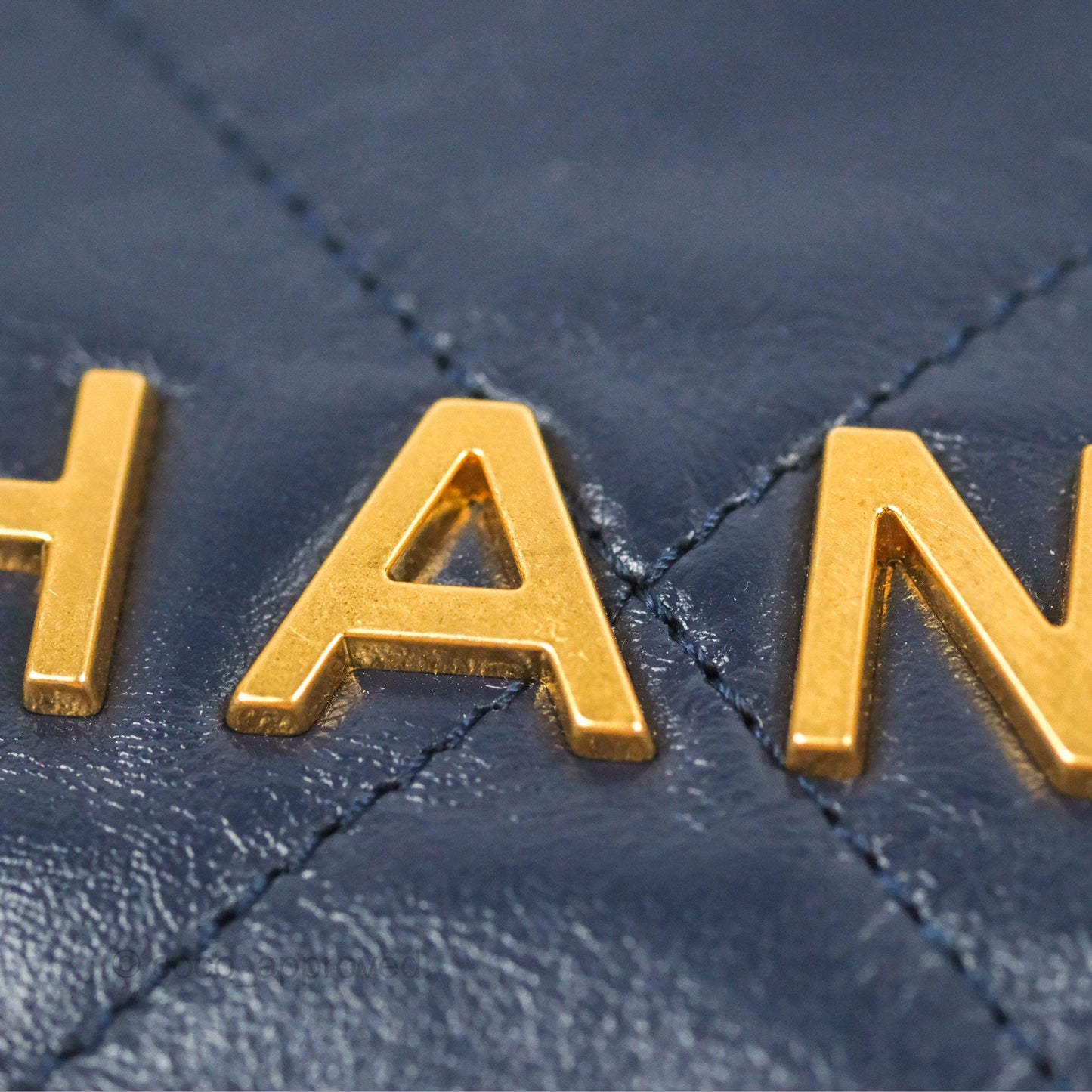 Chanel 22 Medium Navy Shiny Calfskin Aged Gold Hardware