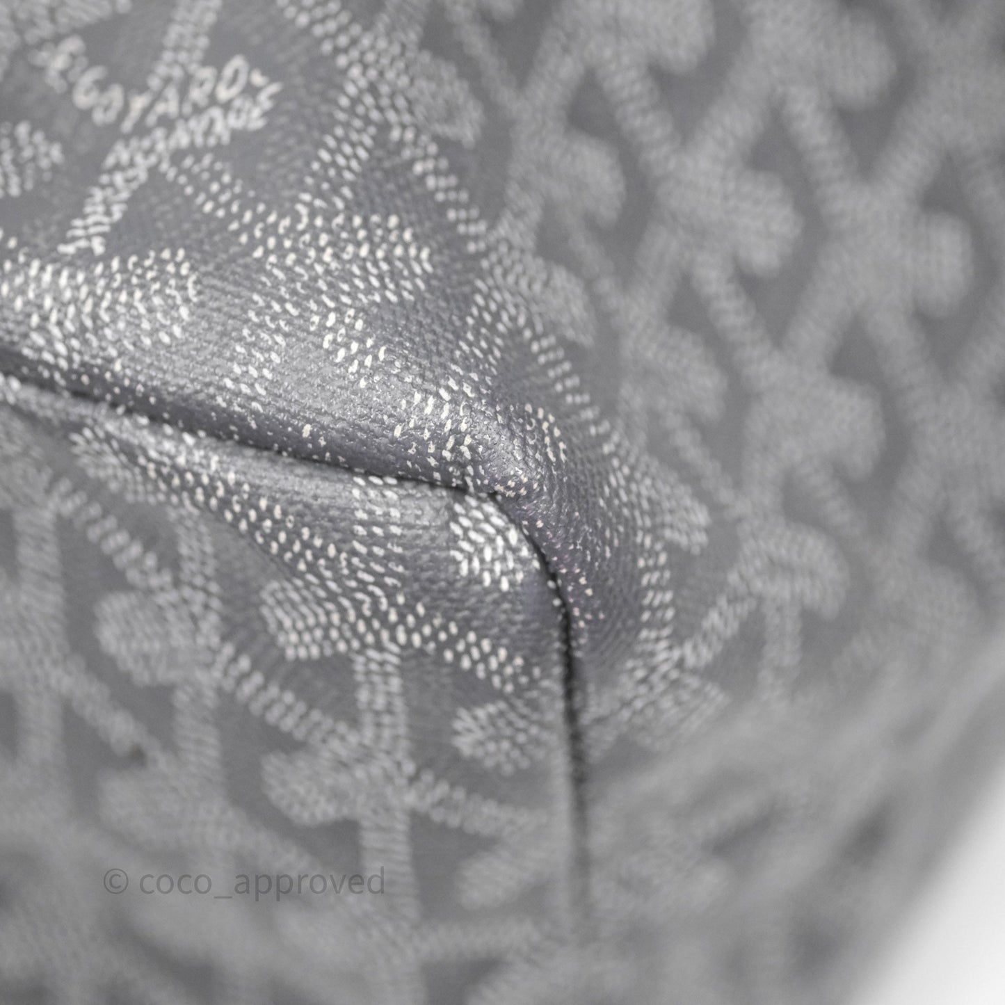 Goyard St Louis Tote PM ⁣⁣⁣⁣⁣⁣⁣⁣⁣⁣⁣⁣⁣⁣⁣⁣⁣⁣⁣⁣Grey