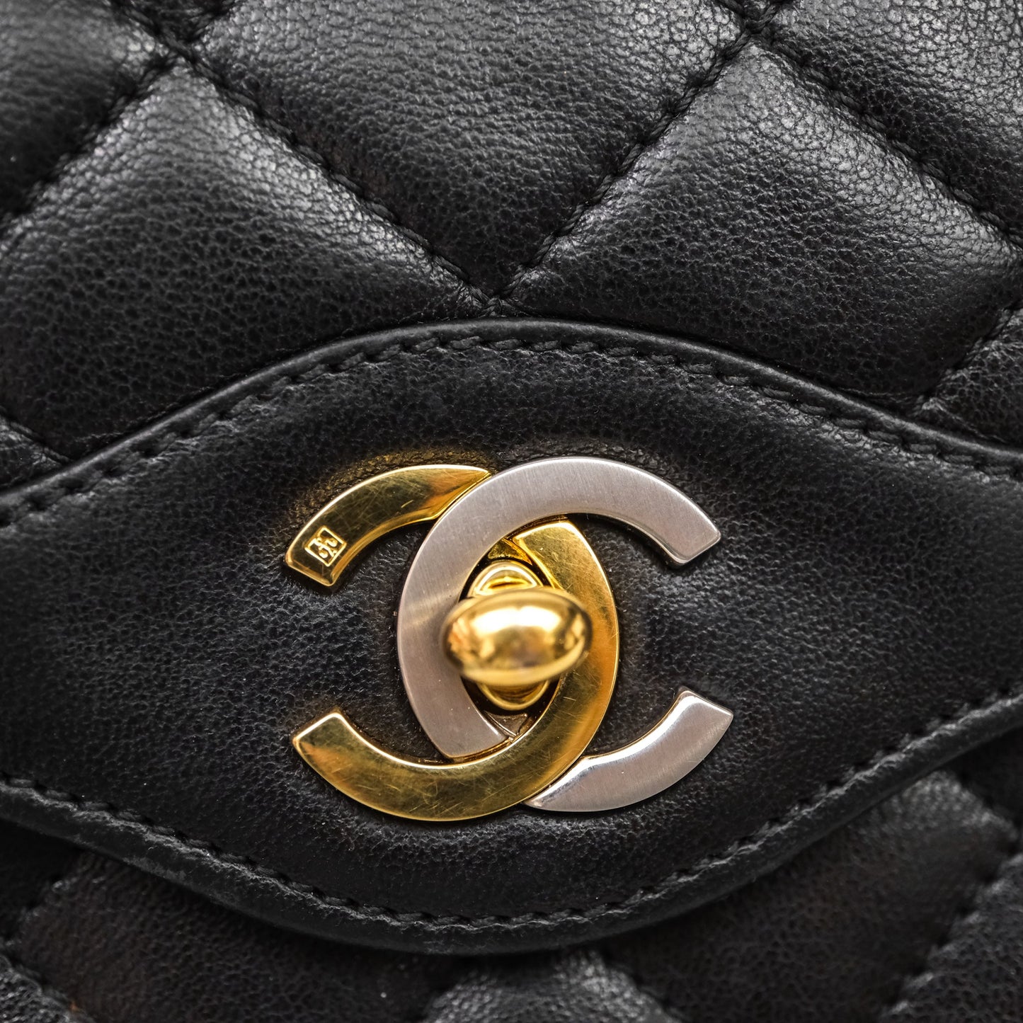 Chanel Quilted Vintage Flap Bag Lambskin Black 24K Gold Hardware