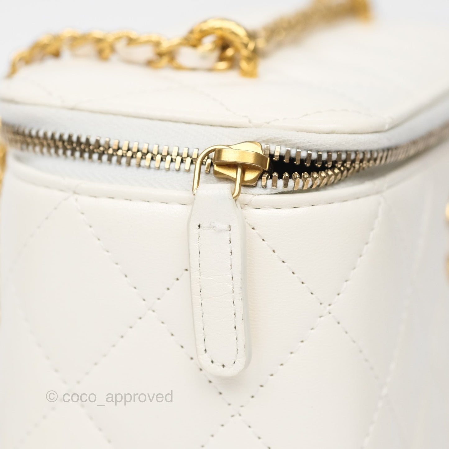 Chanel Vanity with Double Chain White Shiny Lambskin 23C