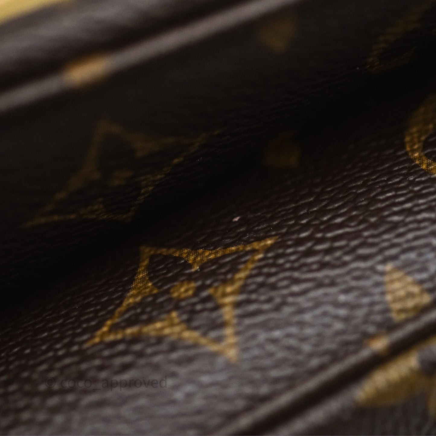 Louis Vuitton Pochette Metis Monogram Canvas
