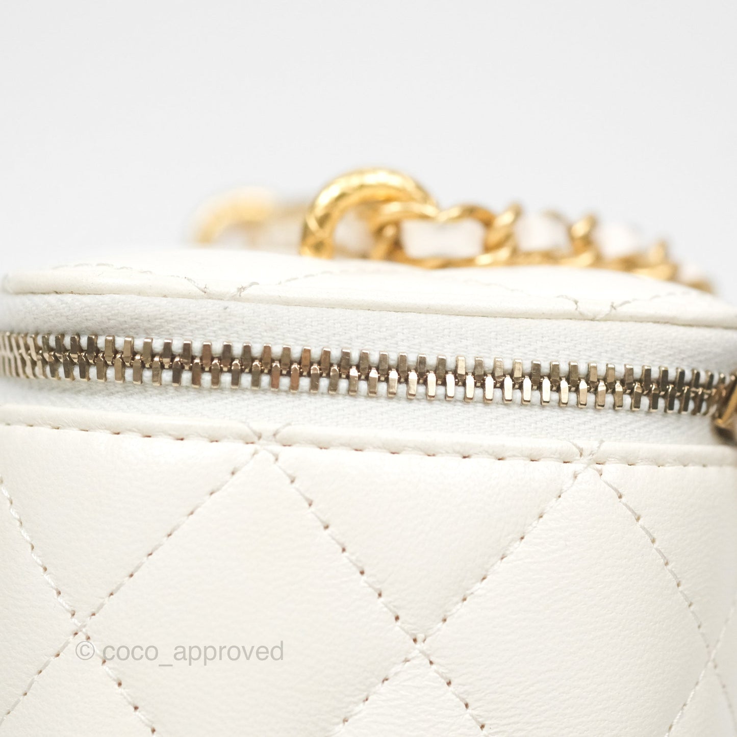 Chanel Vanity with Double Chain White Shiny Lambskin 23C
