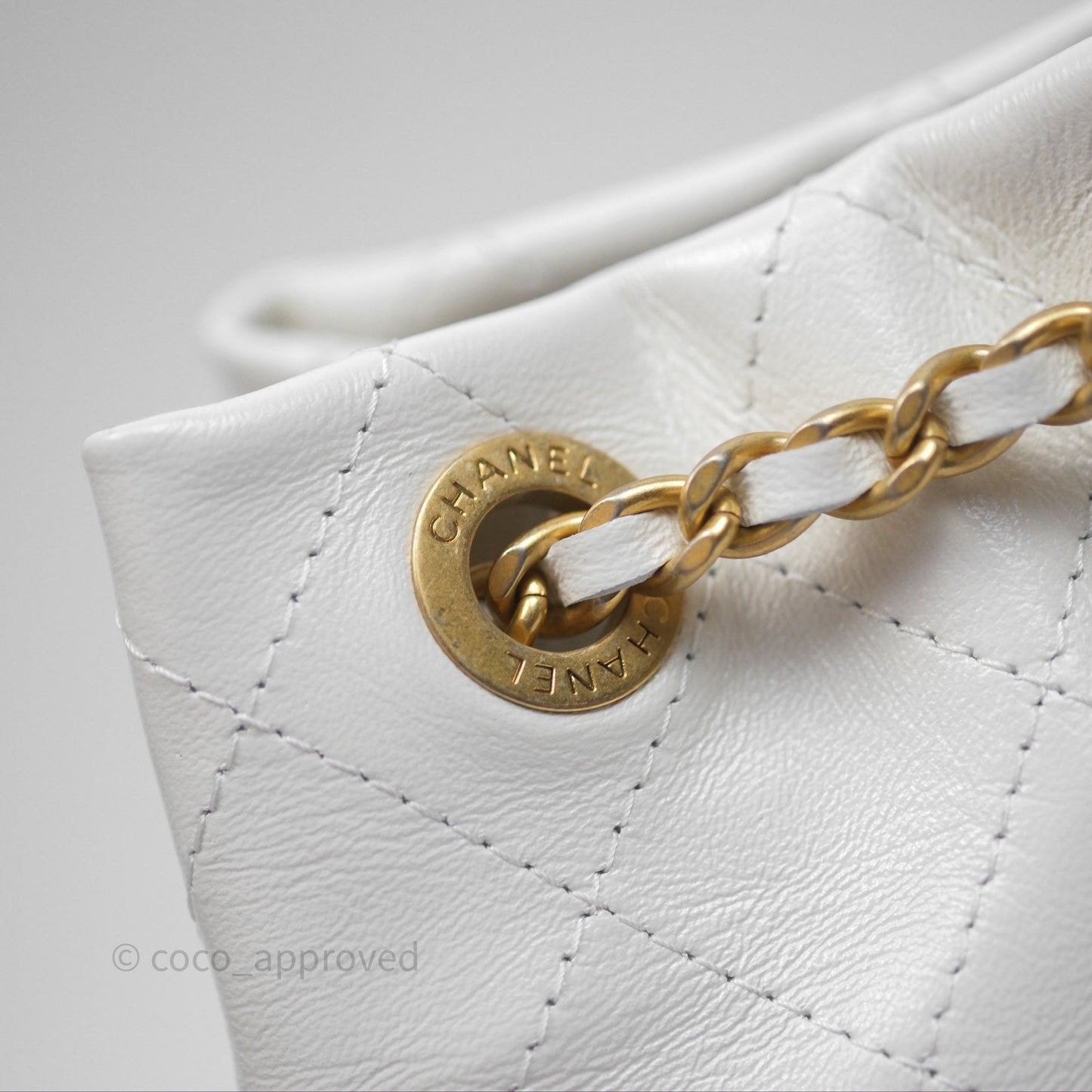 Chanel Mini Bucket Bag White Shiny Lambskin Aged Gold Hardware 25C
