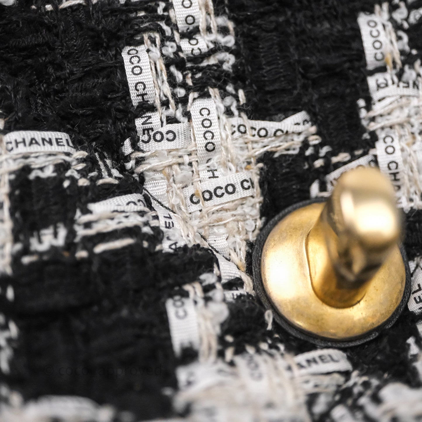 Chanel 19 Small Tweed Houndstooth Black & White Mixed Hardware