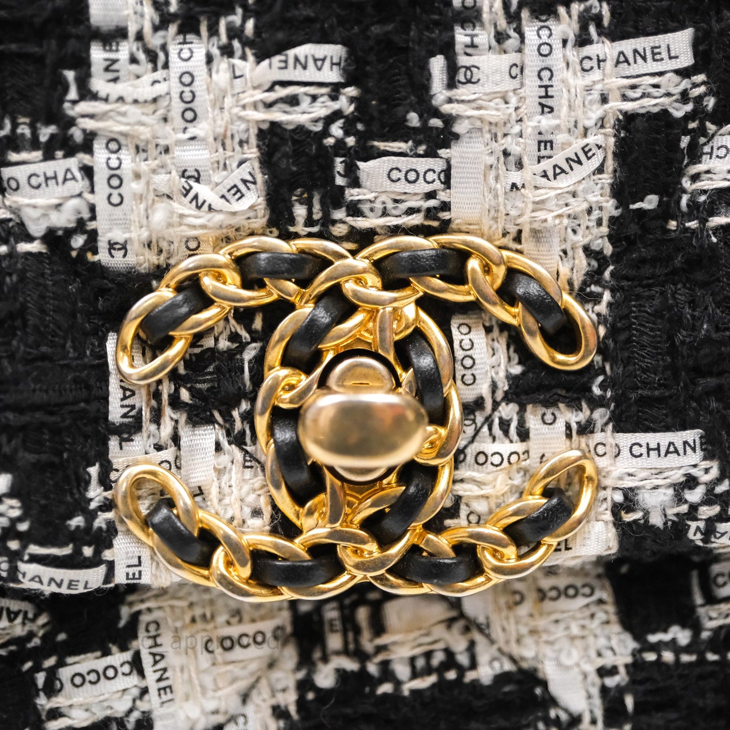 Chanel 19 Small Tweed Houndstooth Black & White Mixed Hardware