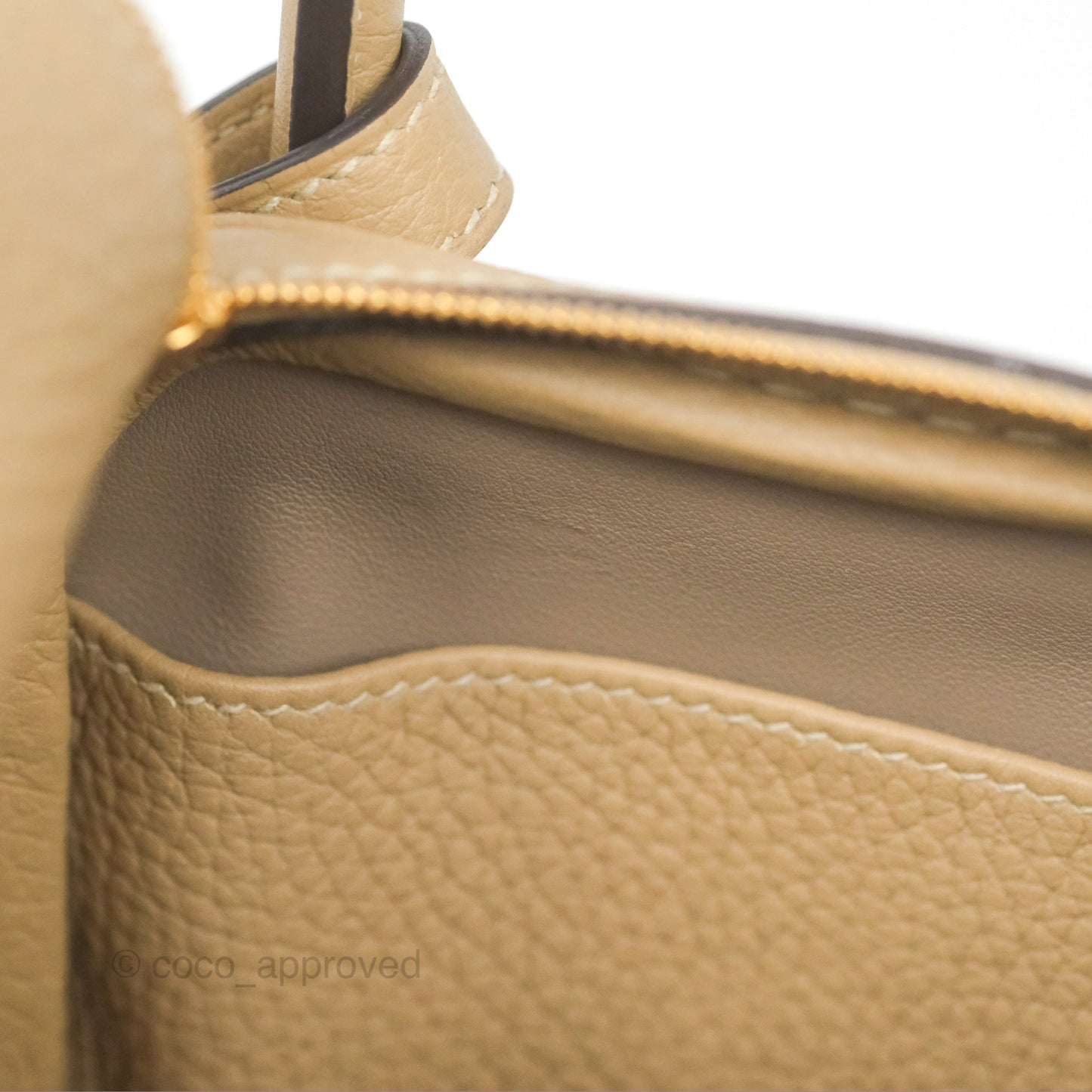 Hermès Lindy 26 Trench Clemence Gold Hardware
