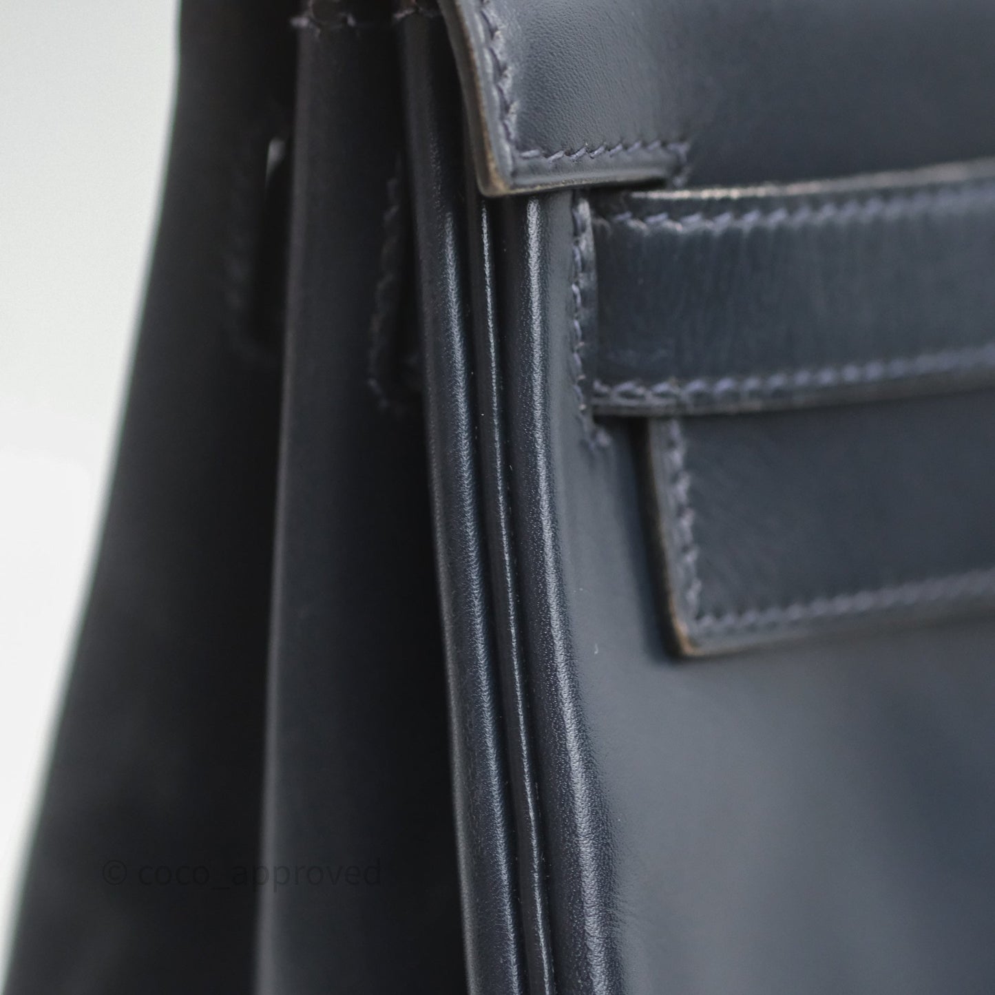 Hermès Vintage Kelly 28 Retourn Navy Box Leather Gold Hardware