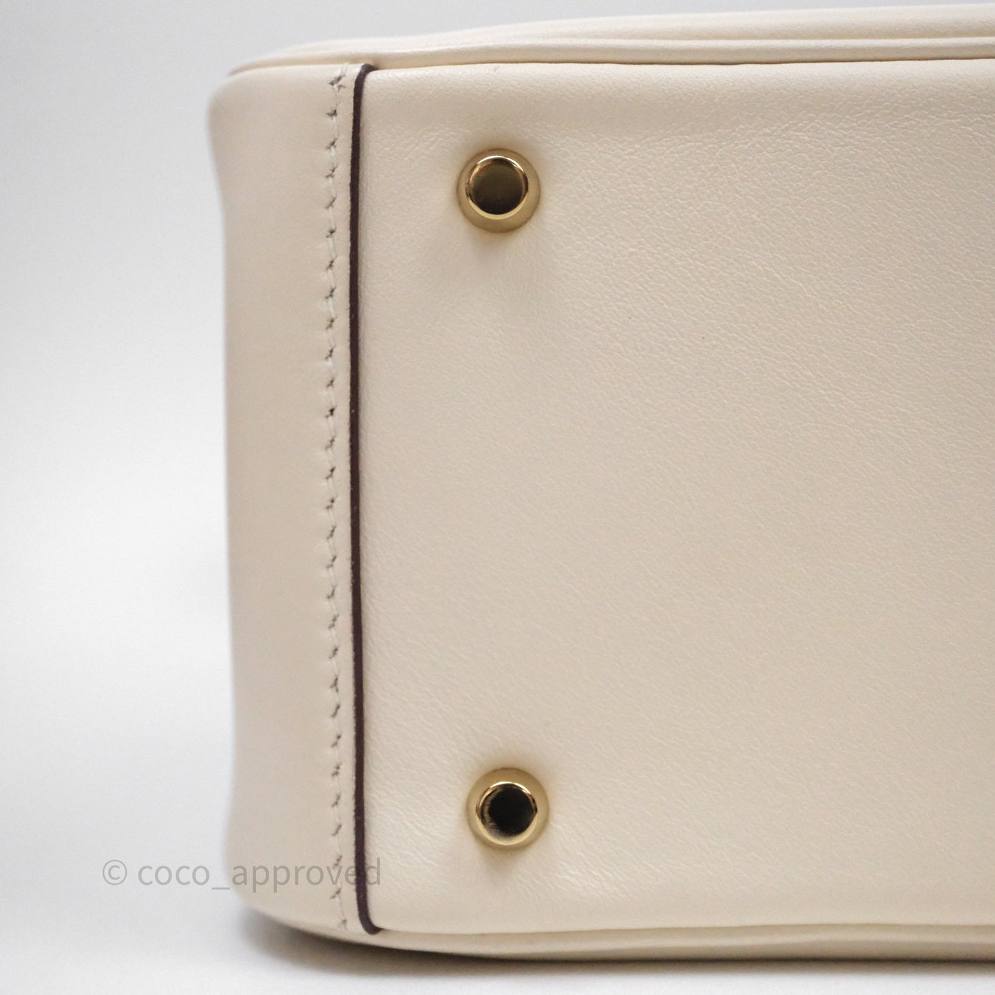 Hermès Mini Lindy 20 Nata I2 Swift Gold Hardware