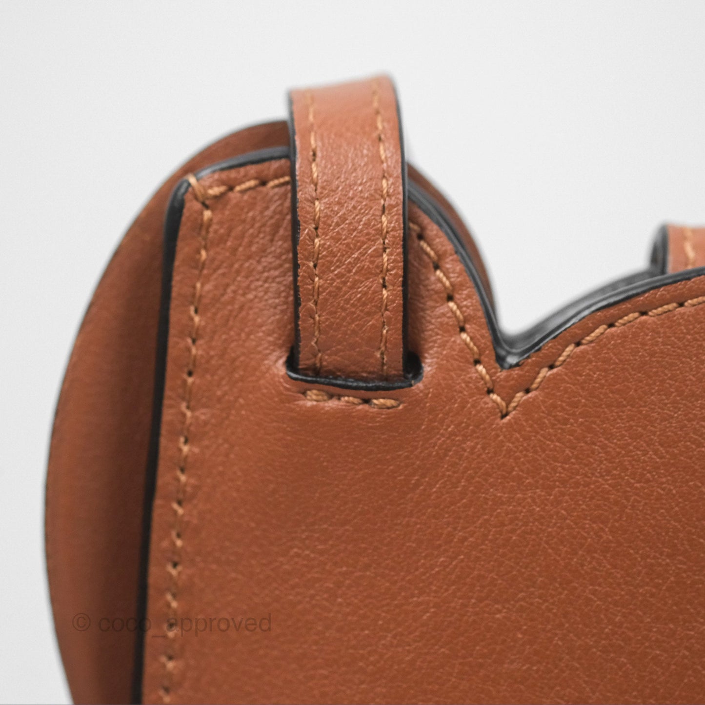 Loewe Elephant Pocket in Classic Calfskin Tan