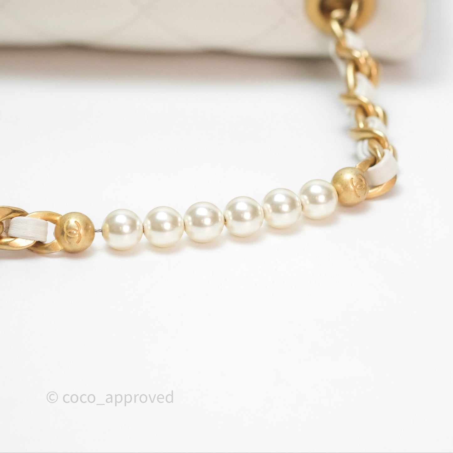 Chanel Quilted Pearl Flap Bag White Shiny Crumpled Calfskin Aged Gold Hardware 22C