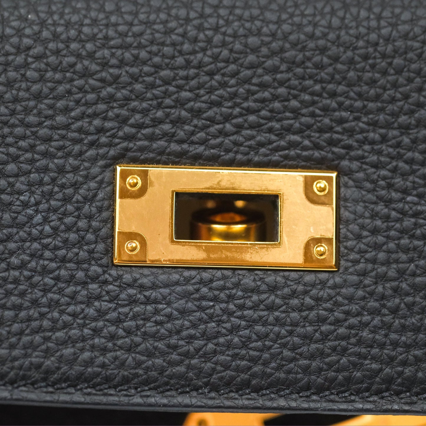Hermès Retourne Kelly 28 Black Noir 89 Togo Gold Hardware