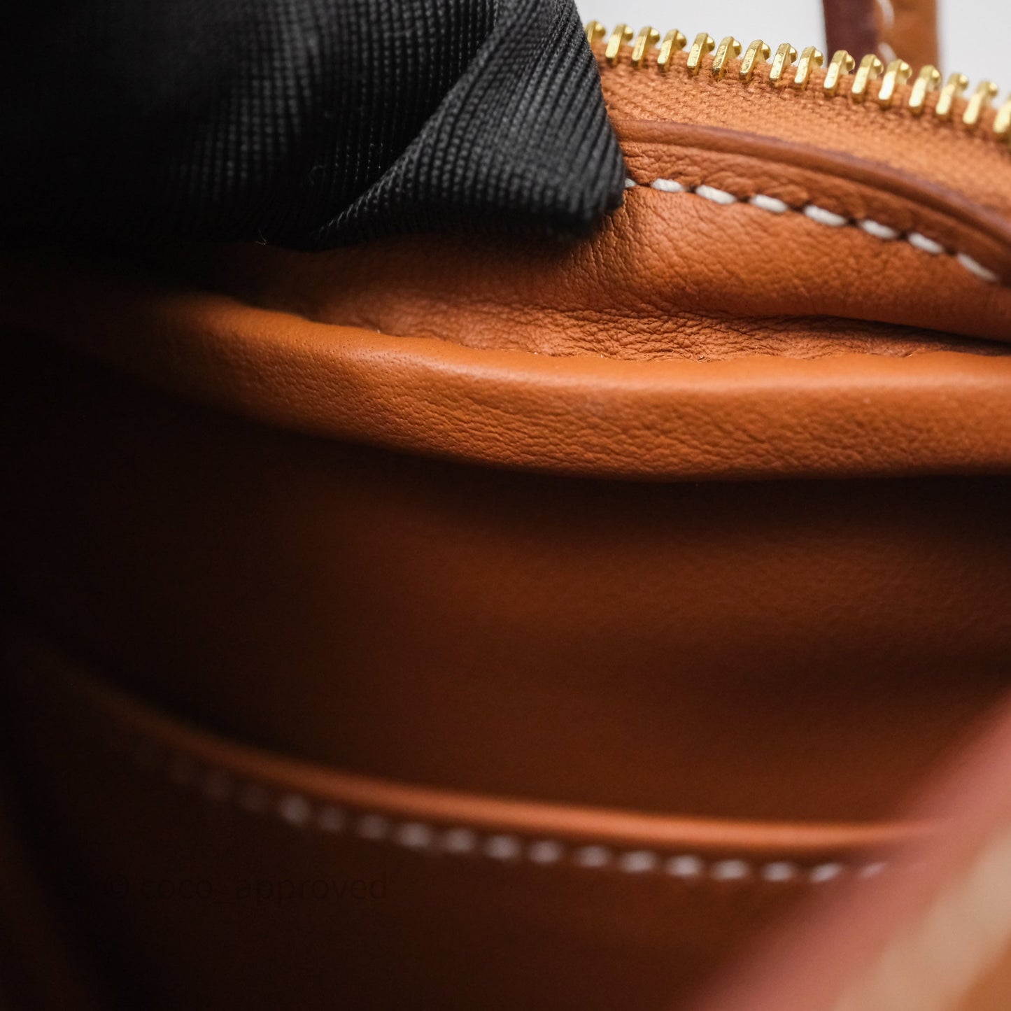 Hermès Mini Lindy 20 Gold Clemence Gold Hardware