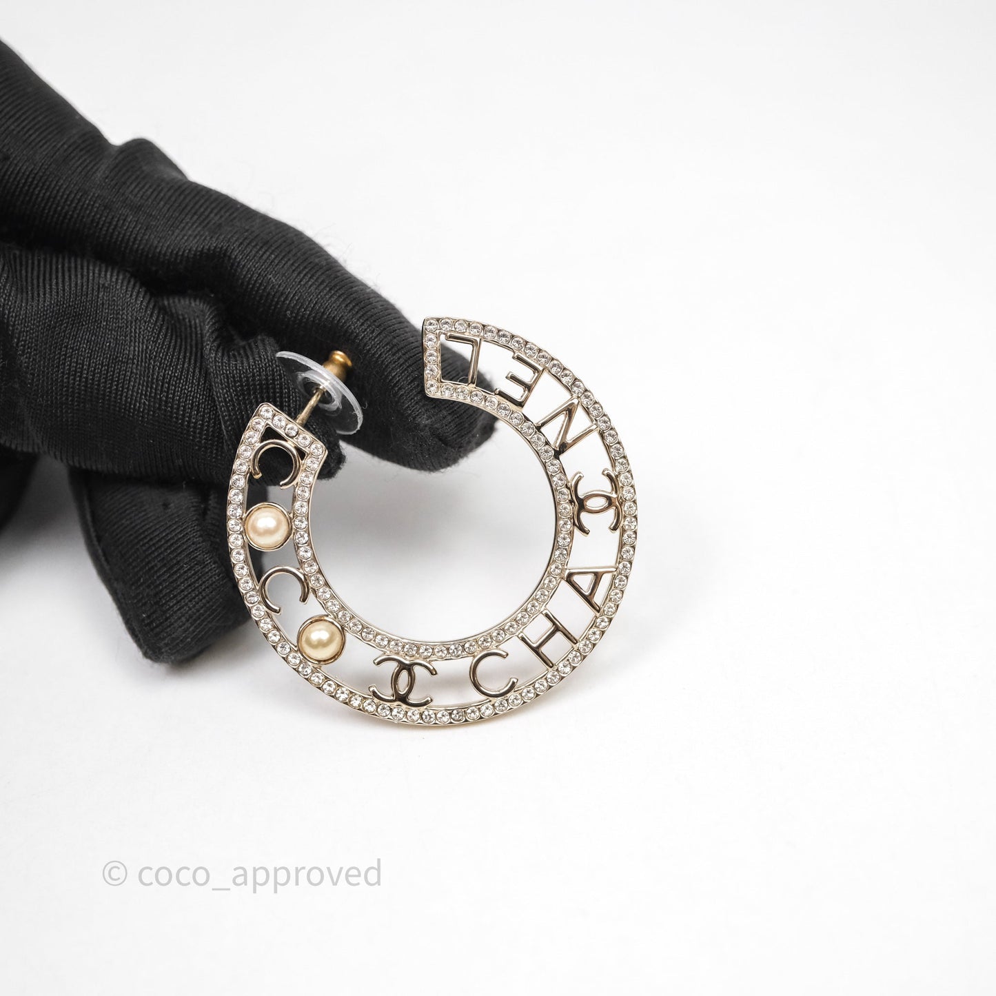 Chanel Crystal Pearl Bow-tiful CC Hoop Earrings Gold Tone 20B