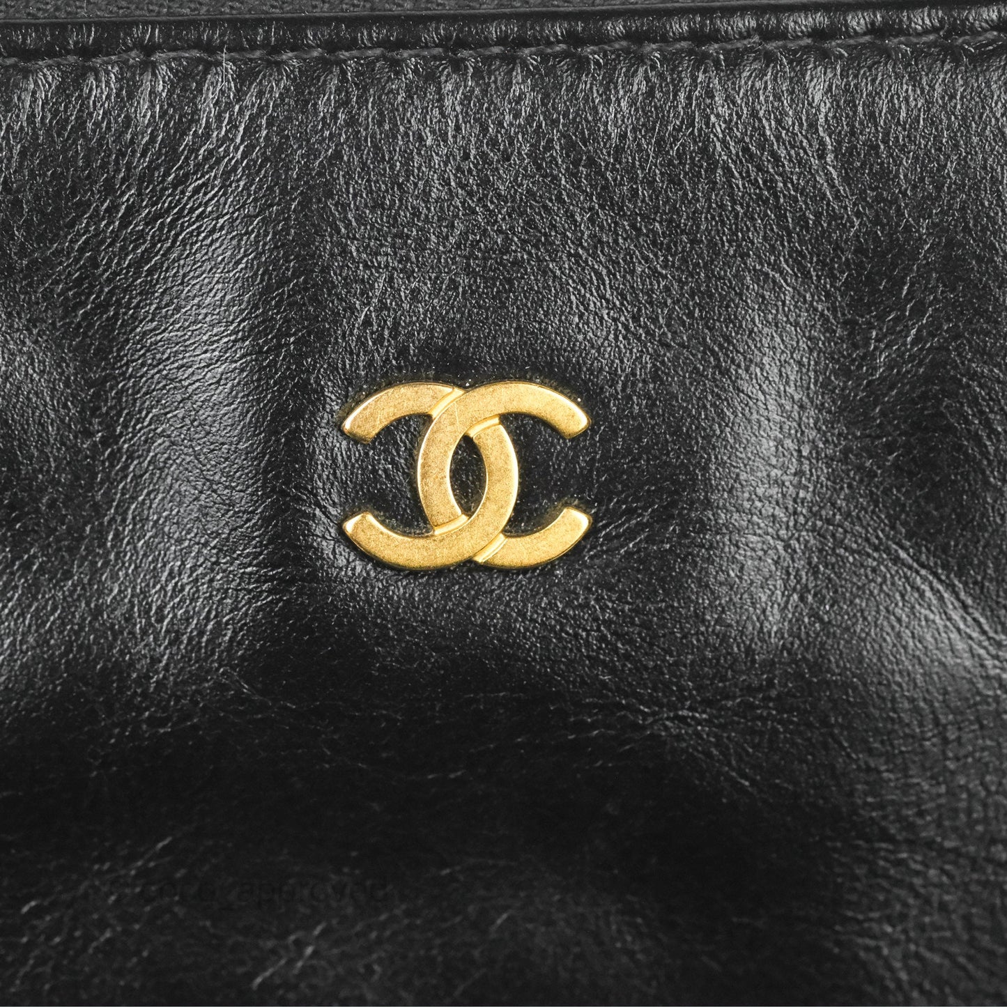 Chanel 22 Medium Black Shiny Calfskin Aged Gold Hardware