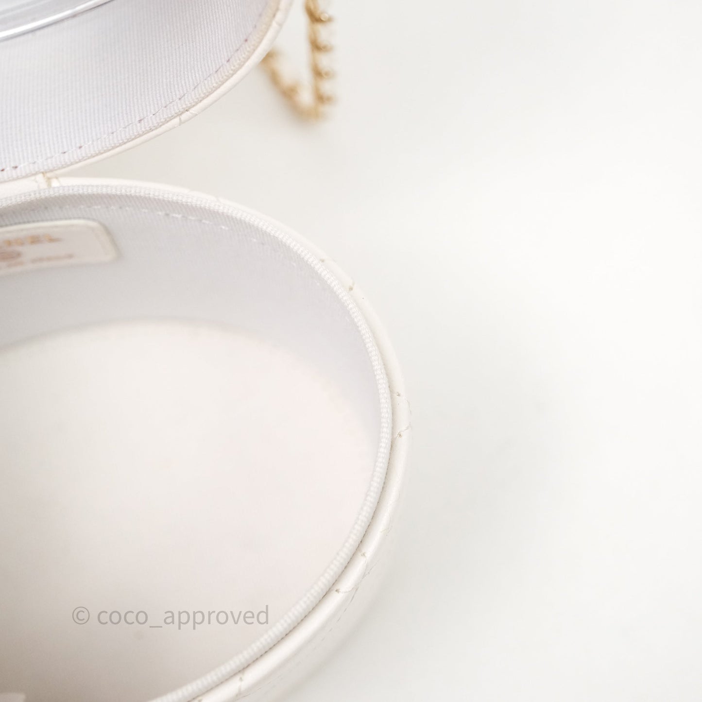 Chanel Quilted Round Vanity Clutch With Chain White Lambskin Gold Hardware
